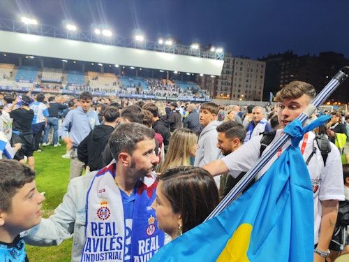 Fotos: Euforia en Avilés por el ascenso a Primera Federación