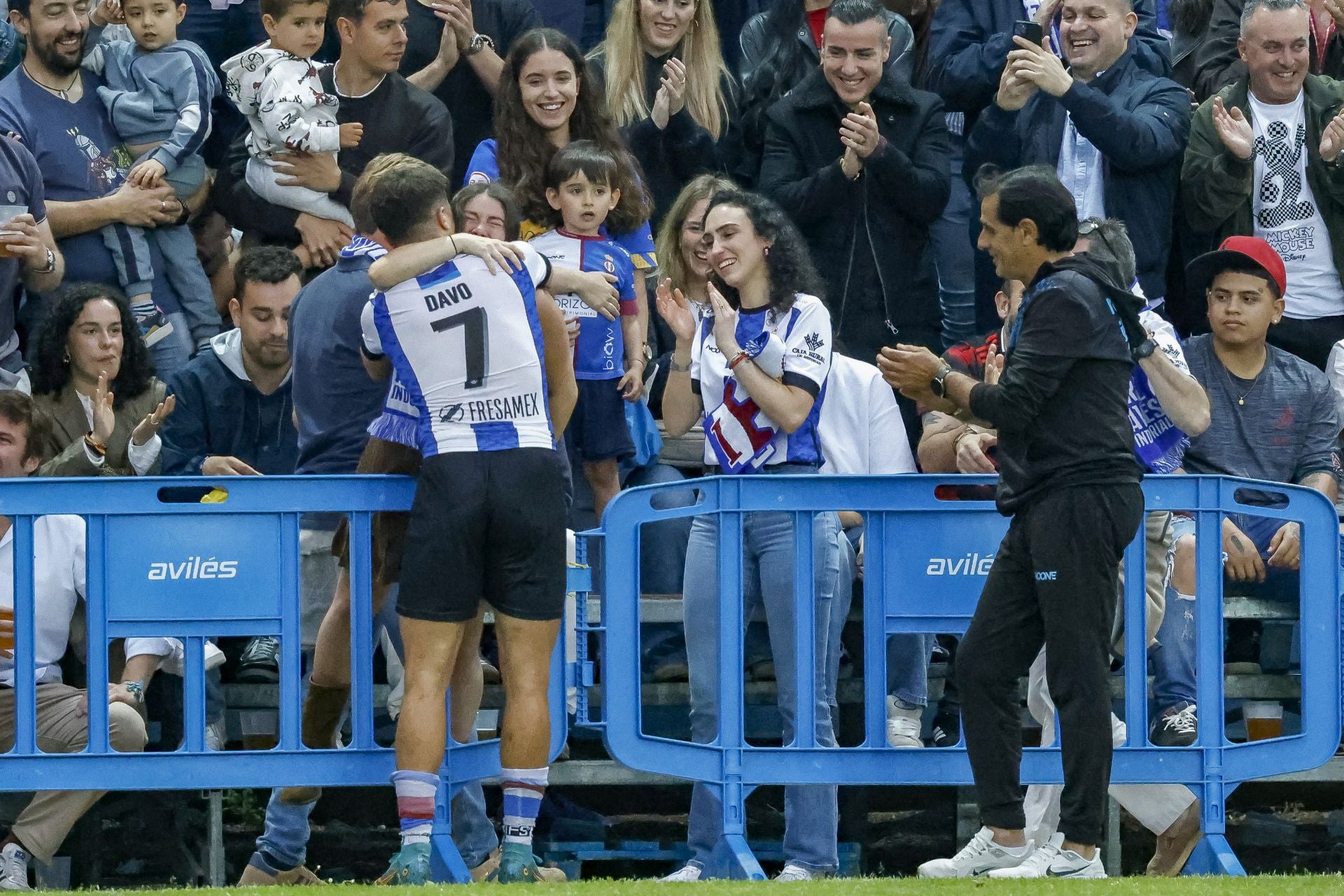 Las mejores imágenes del Real Avilés-Rayo Majadahonda: jugadas y búscate