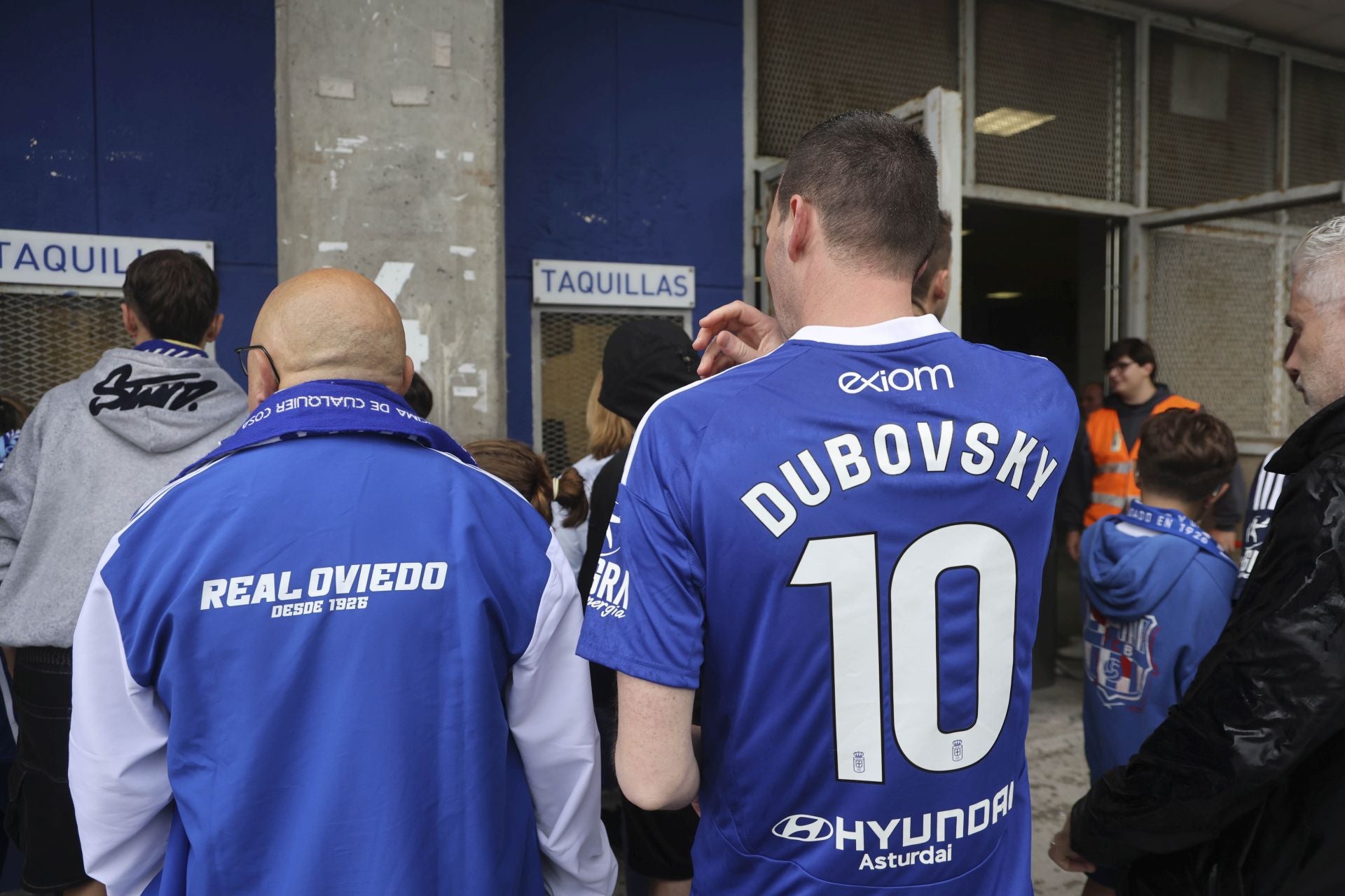 ¿Estuviste en el Carlos Tartiere para ver el Real Oviedo-Cádiz? ¡Búscate entre las fotos!