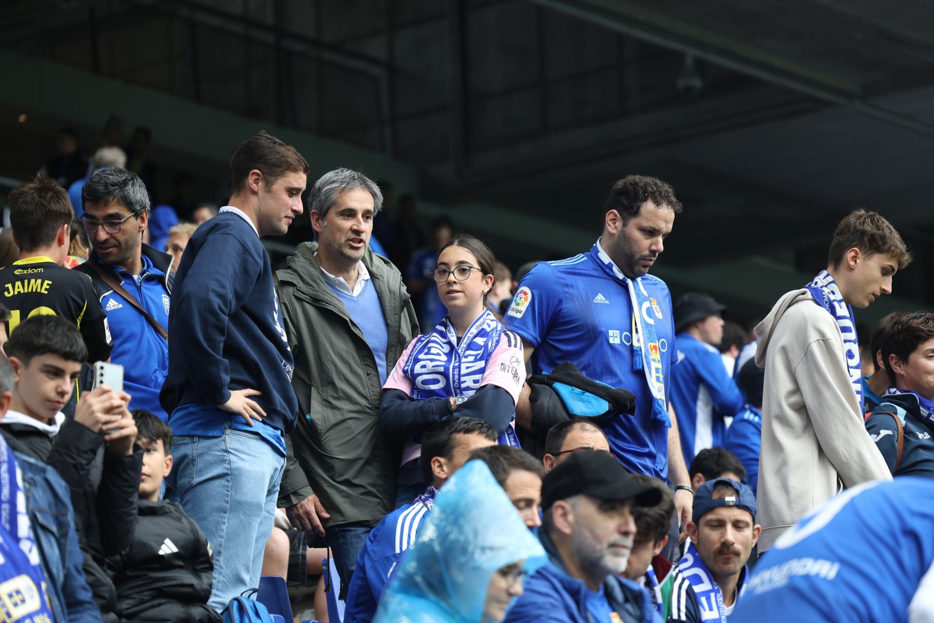 ¿Estuviste en el Carlos Tartiere para ver el Real Oviedo-Cádiz? ¡Búscate entre las fotos!