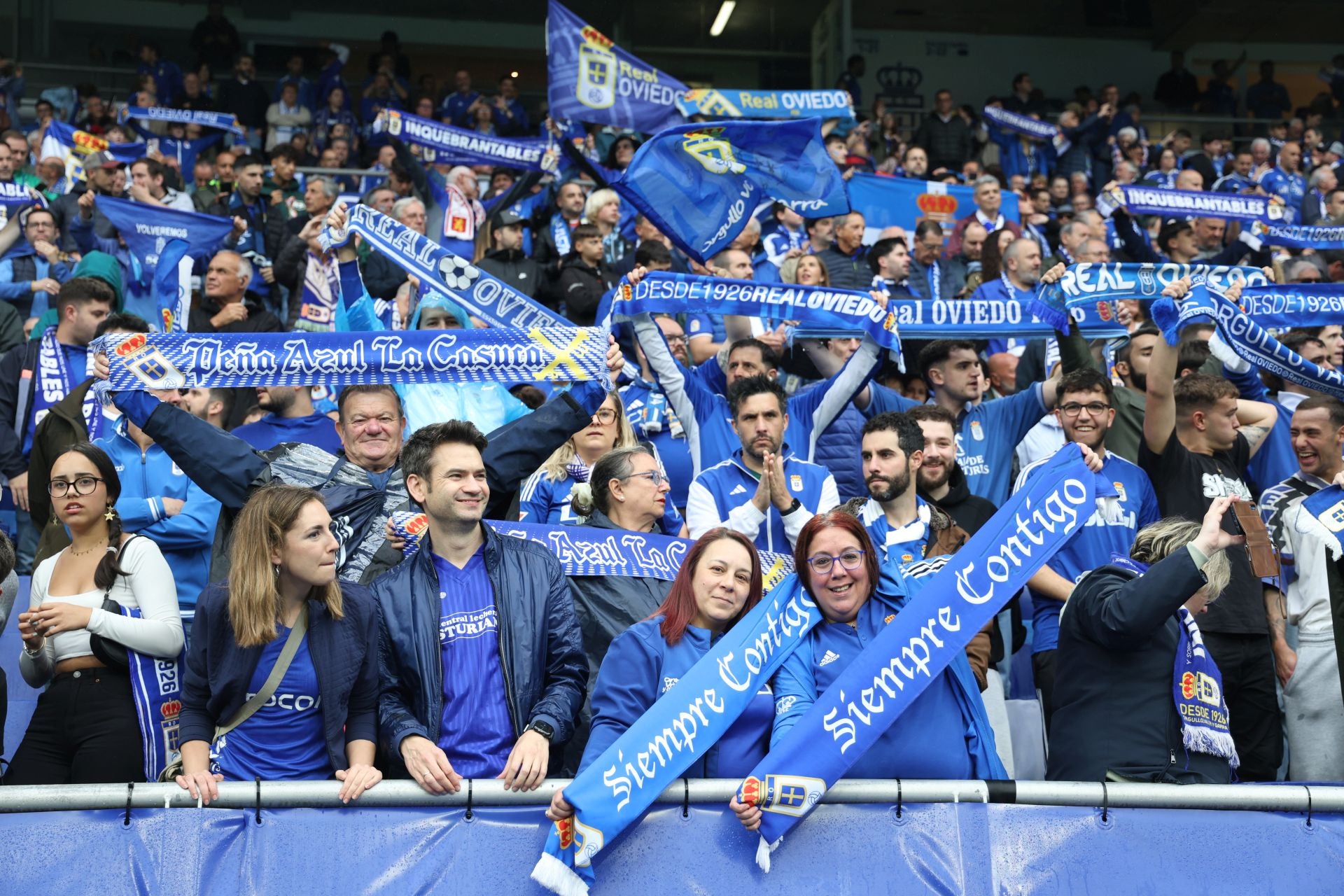 ¿Estuviste en el Carlos Tartiere para ver el Real Oviedo-Cádiz? ¡Búscate entre las fotos!