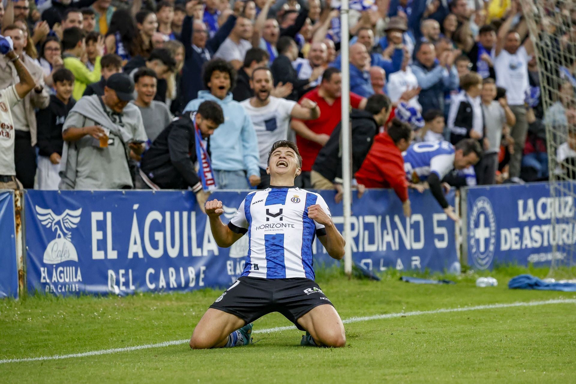 Las mejores imágenes del Real Avilés-Rayo Majadahonda: jugadas y búscate
