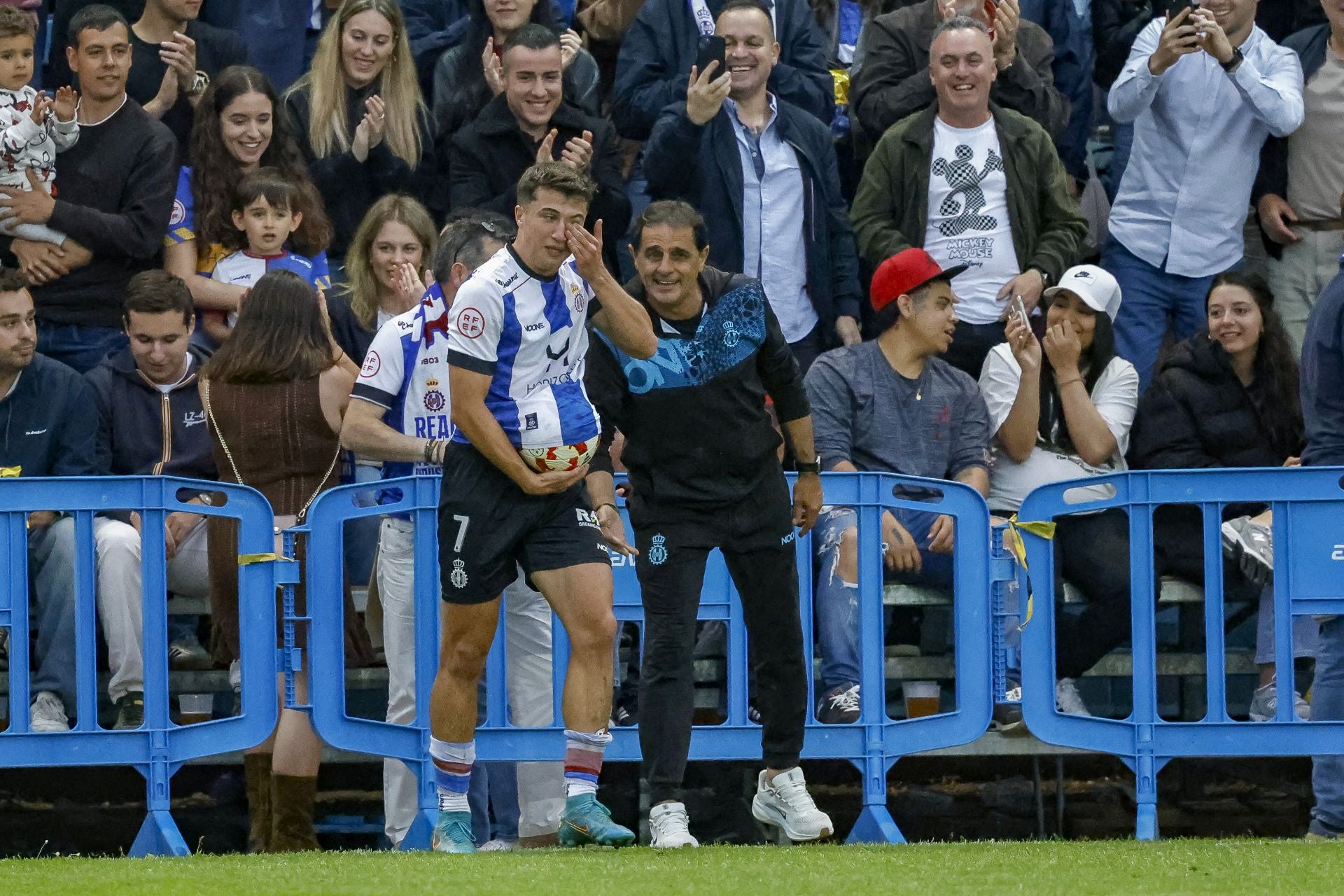 Las mejores imágenes del Real Avilés-Rayo Majadahonda: jugadas y búscate