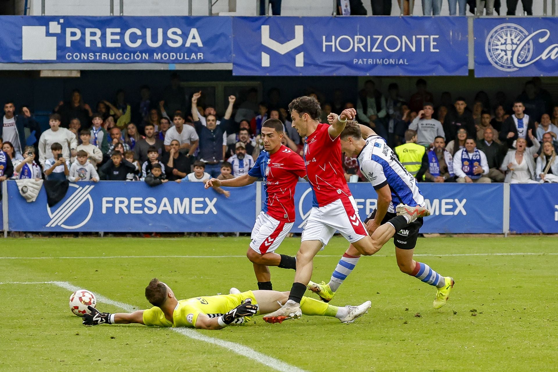 Las mejores imágenes del Real Avilés-Rayo Majadahonda: jugadas y búscate