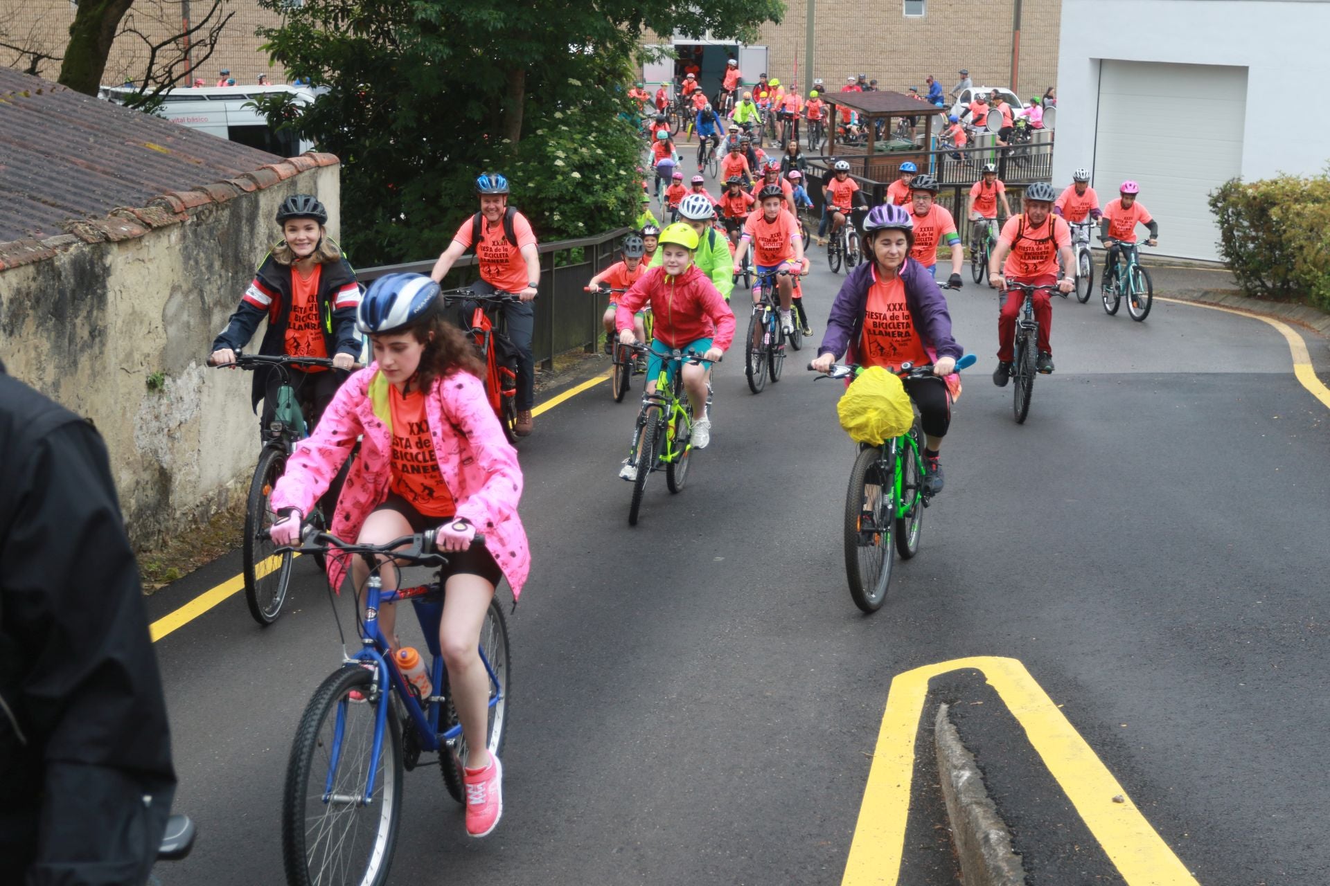 Más de 150 ciclistas pedalean en Llanera
