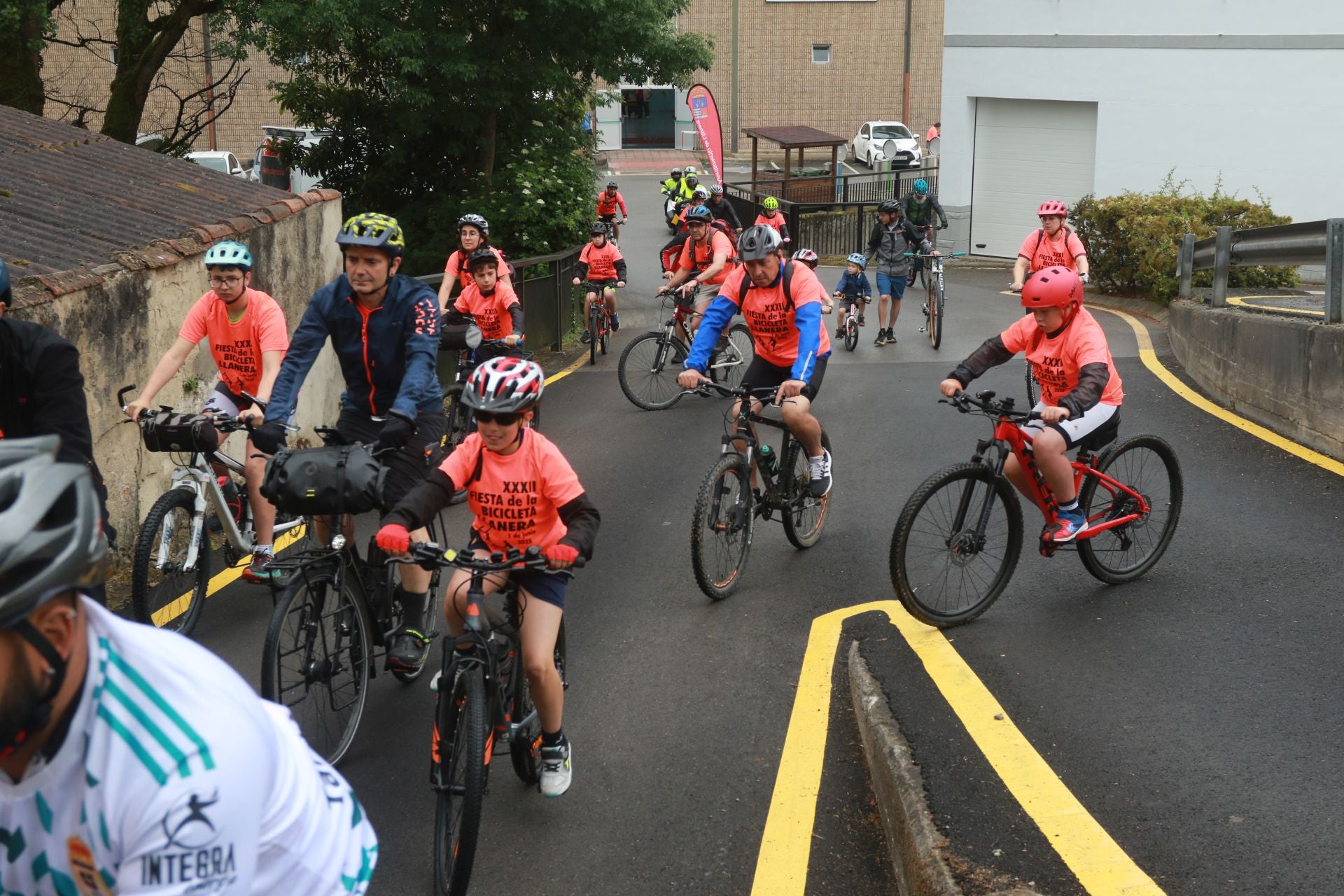 Más de 150 ciclistas pedalean en Llanera