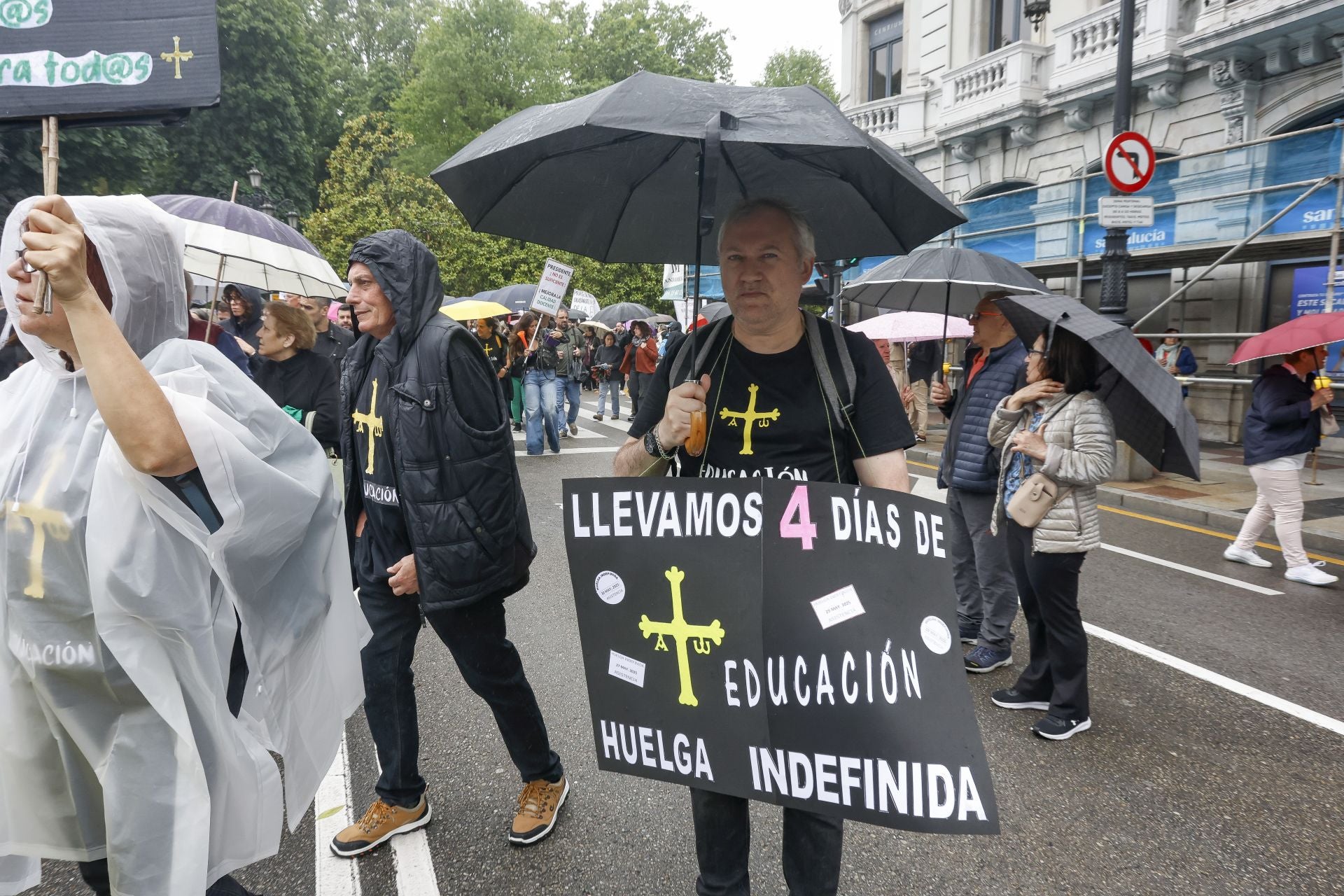 «Basta ya de precariedad»: Asturias clama por una educación pública de calidad