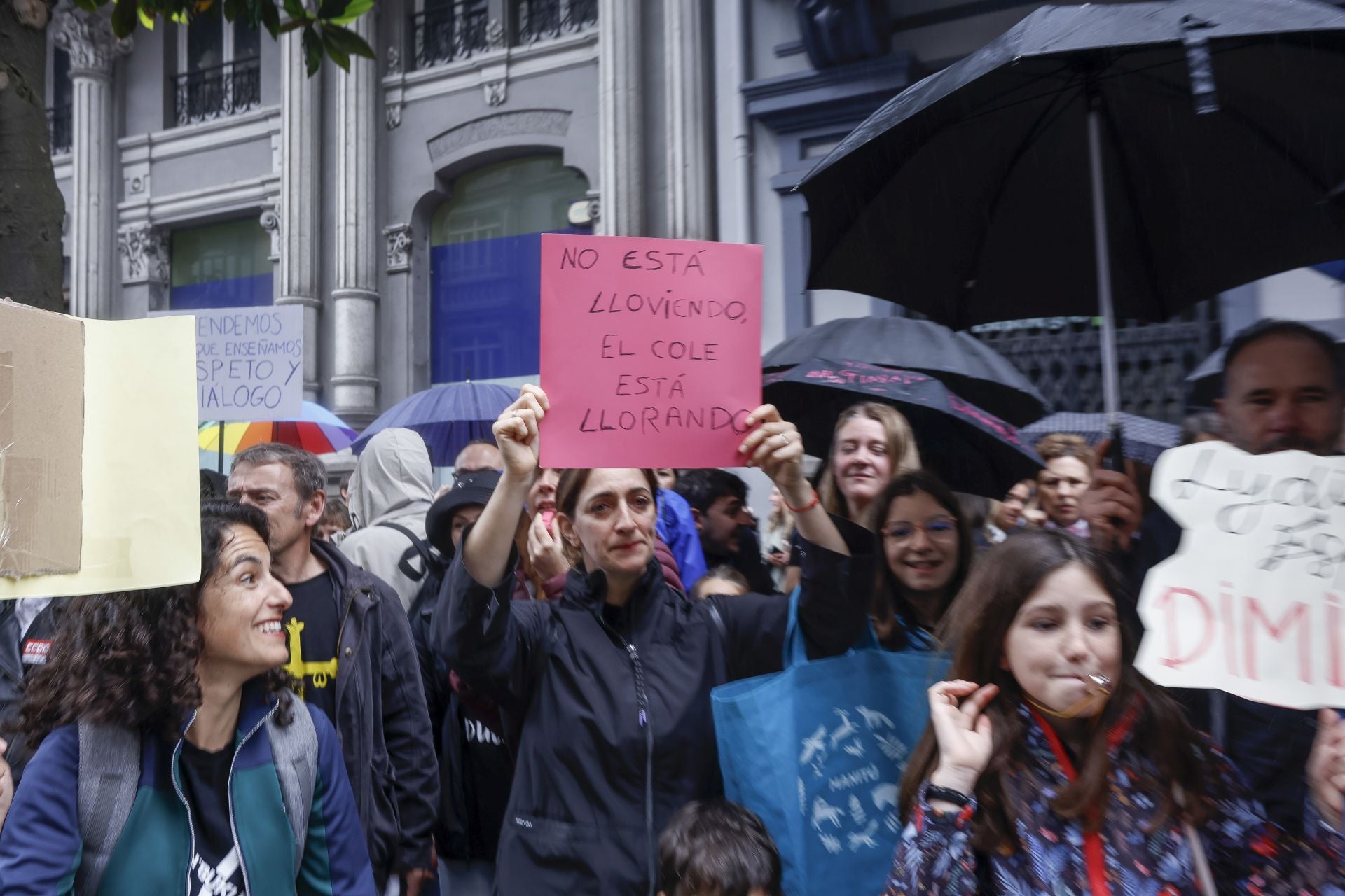 «Basta ya de precariedad»: Asturias clama por una educación pública de calidad