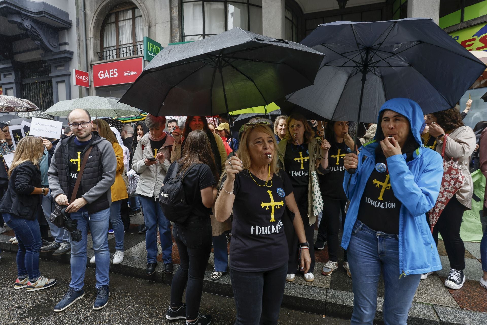 «Basta ya de precariedad»: Asturias clama por una educación pública de calidad