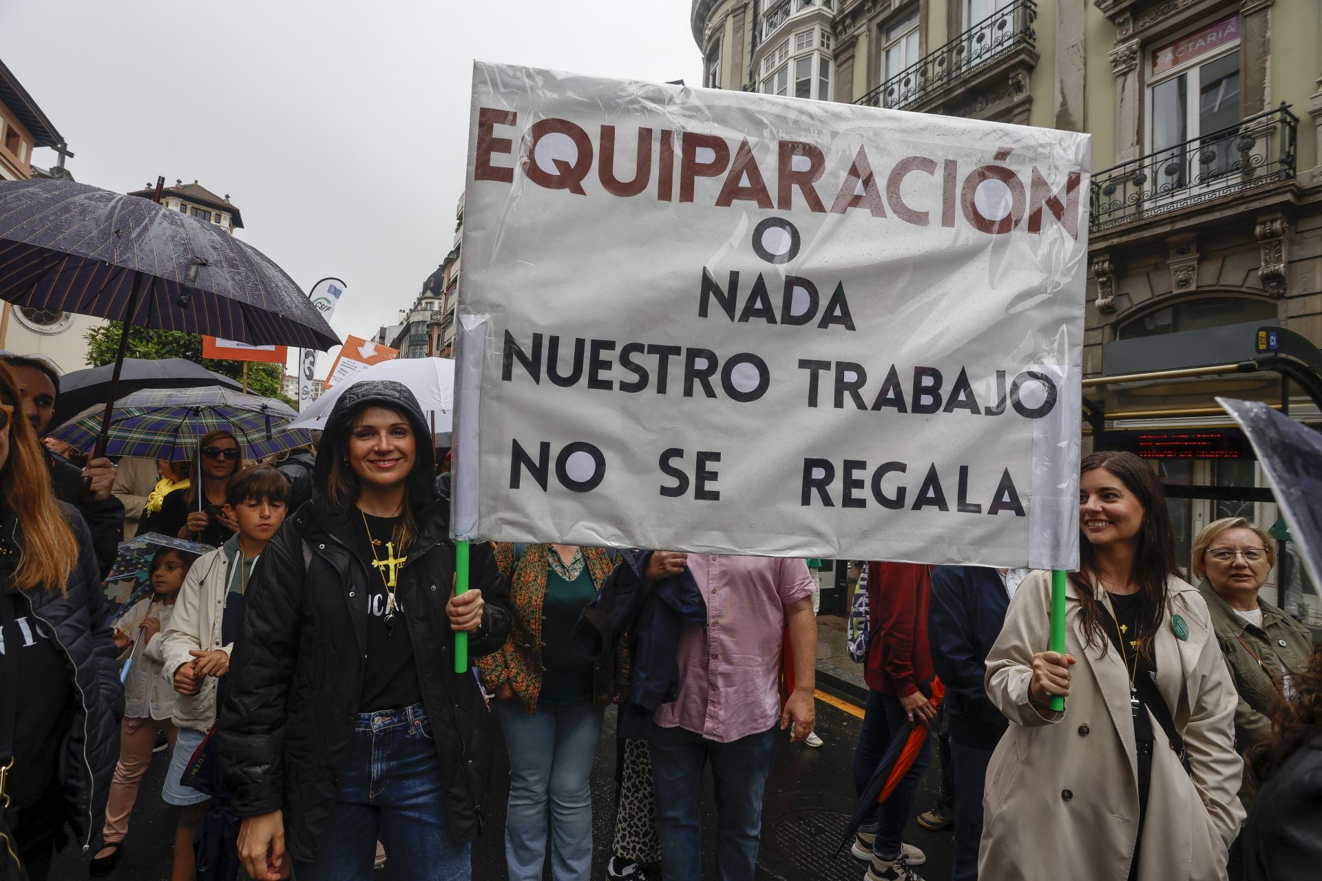 «Basta ya de precariedad»: Asturias clama por una educación pública de calidad
