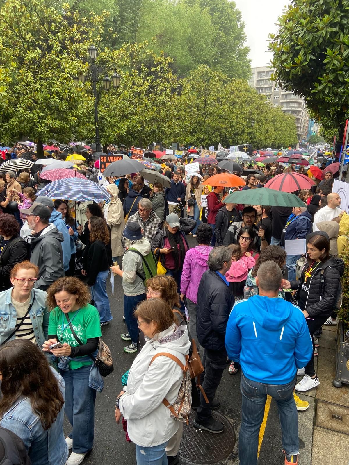 «Basta ya de precariedad»: Asturias clama por una educación pública de calidad