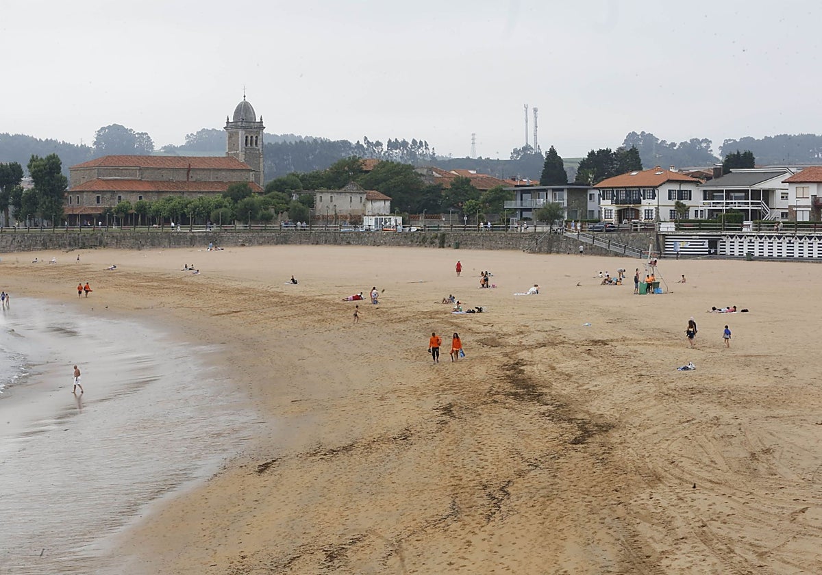 Playa de Santa Marina, en Luanco (Gozón)
