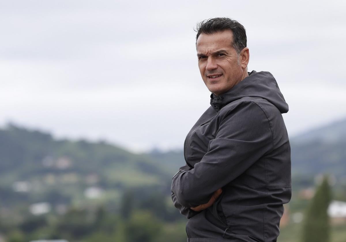 Esteban Suárez, exjugador del Real Oviedo y del Almería: «Creo que va a ser más una eliminatoria de jugadores que de equipo»
