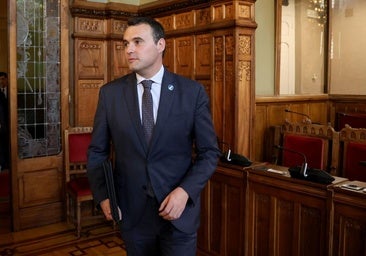 El portavoz del Principado: «Nuestro compromiso es defender la educación pública»