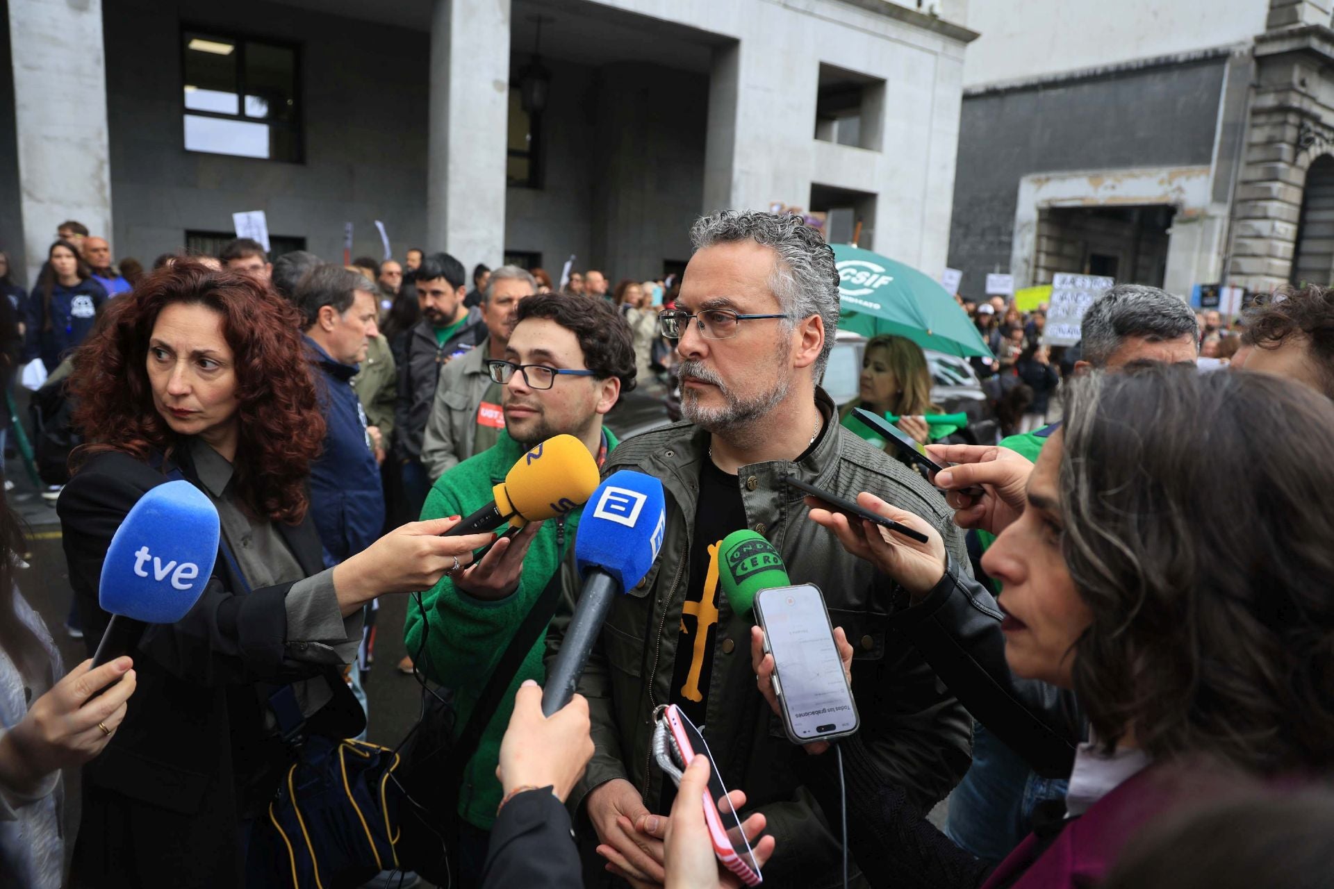 Sonora protesta docente tras la dimisión de la consejera de Educación de Asturias