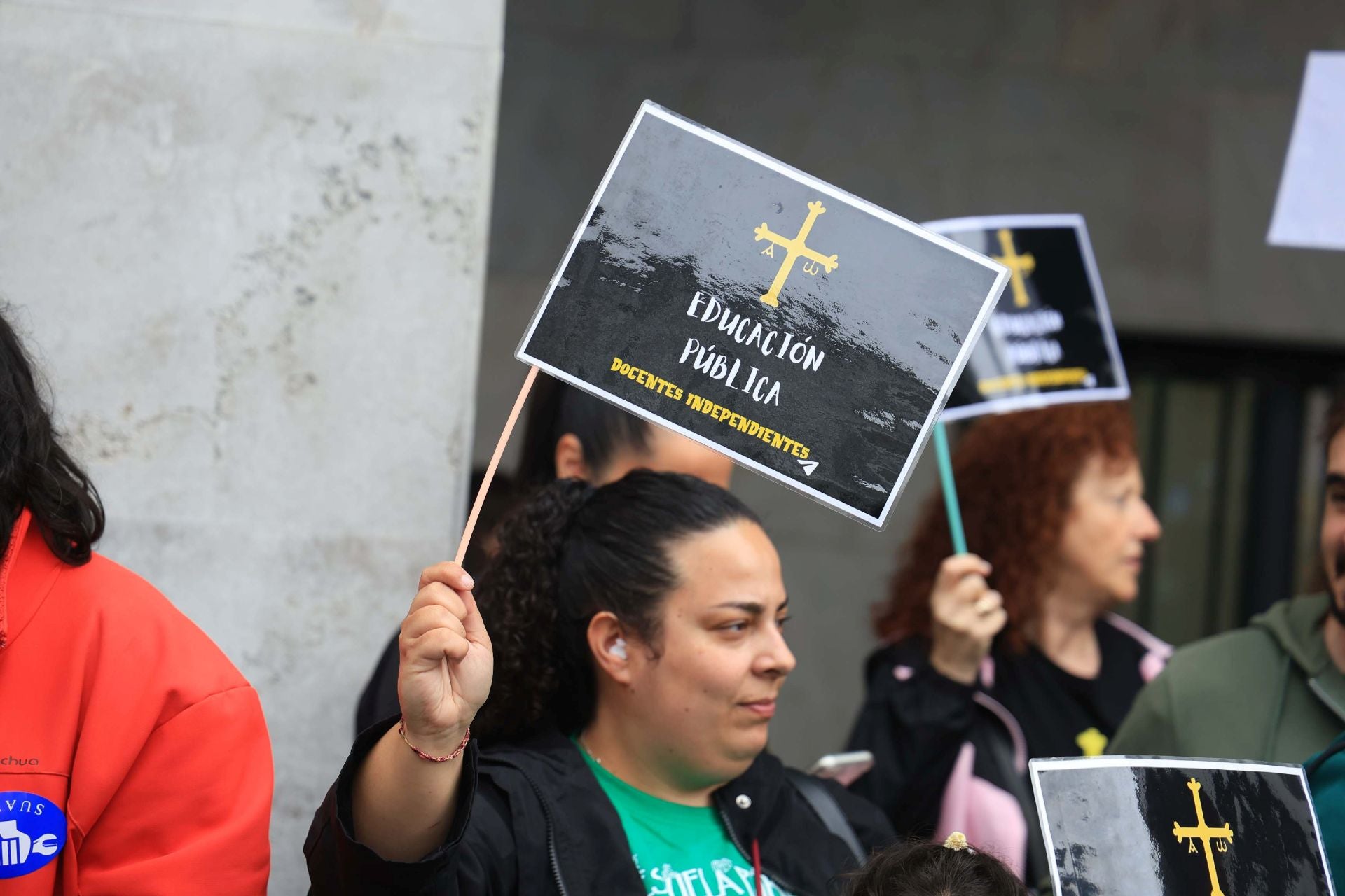Sonora protesta docente tras la dimisión de la consejera de Educación de Asturias