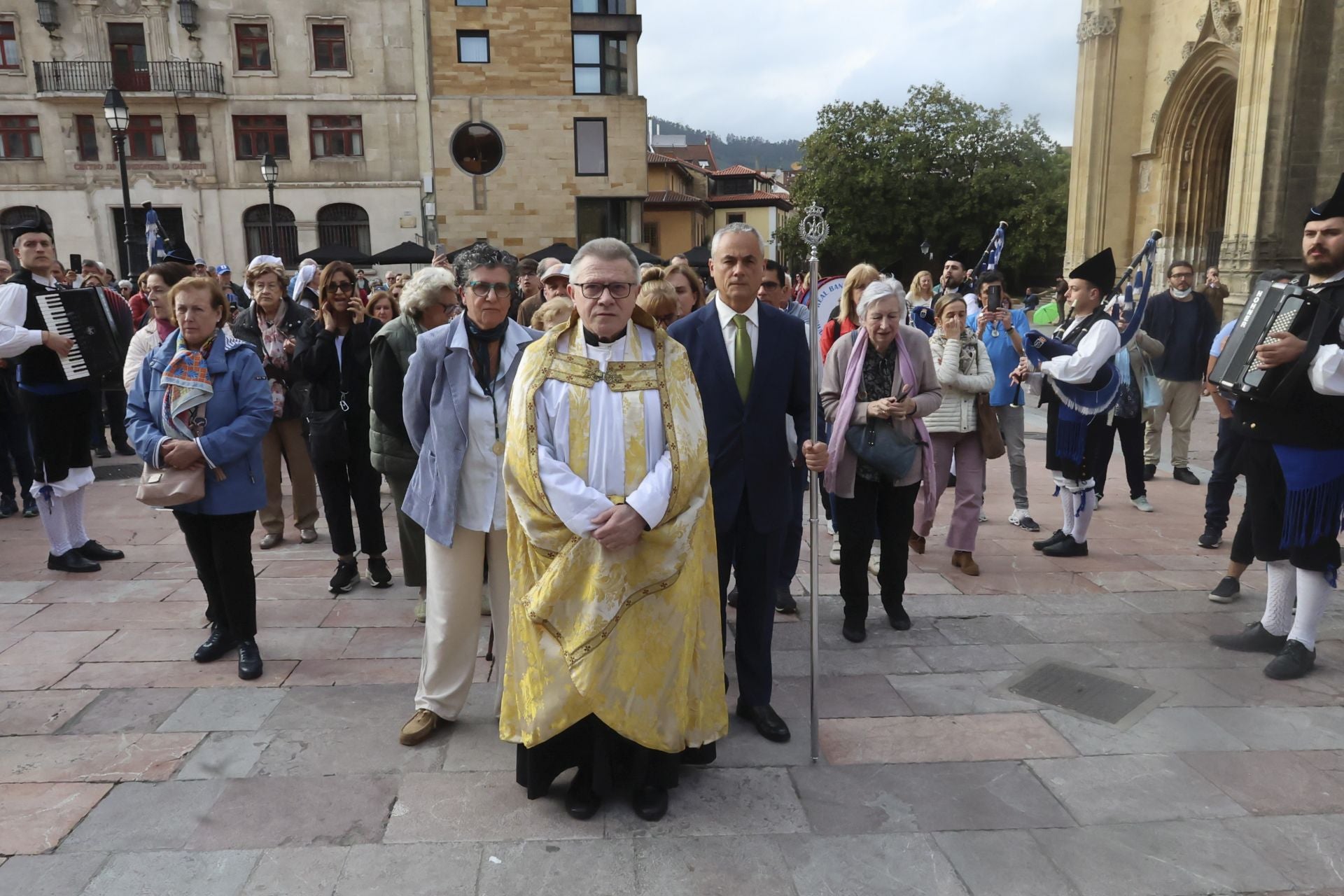 La Esperanza sale en procesión de la capilla de La Balesquida hasta San Tirso