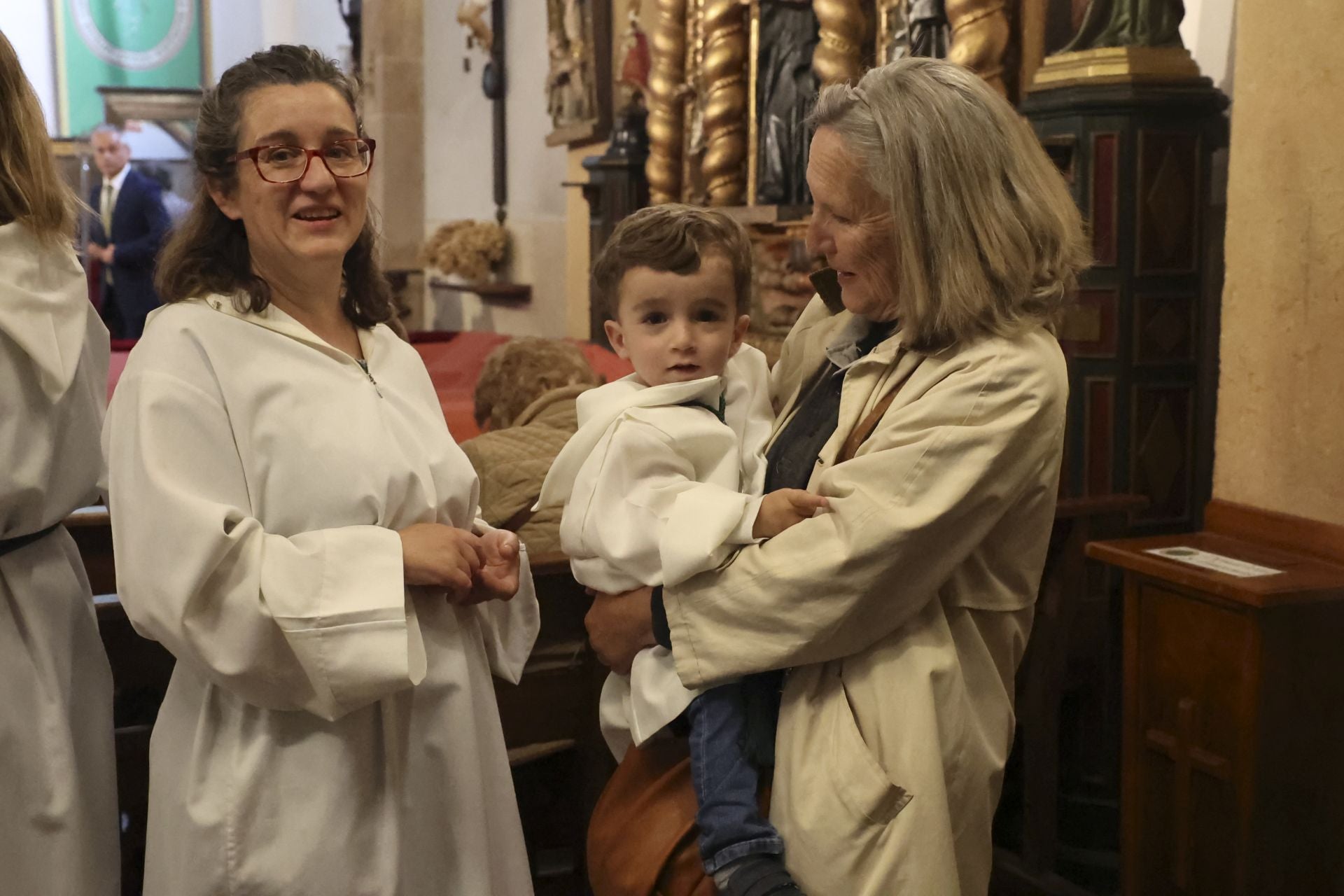 La Esperanza sale en procesión de la capilla de La Balesquida hasta San Tirso