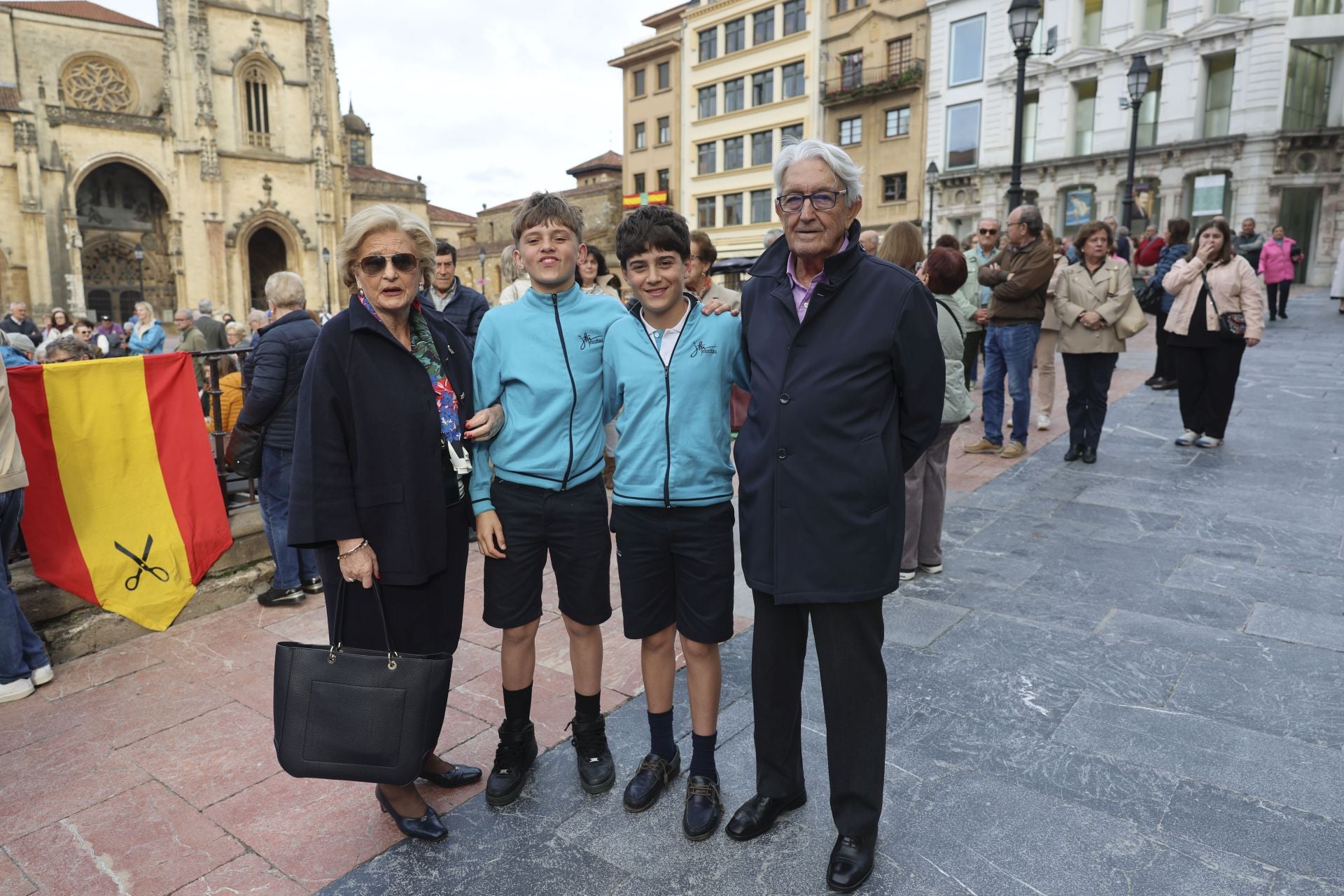 La Esperanza sale en procesión de la capilla de La Balesquida hasta San Tirso