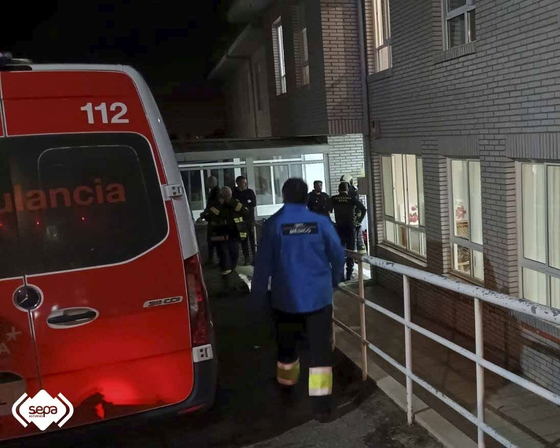 Así quedó la residencia geriátrica de Siero tras el incendio que dejó un herido grave