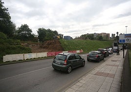 Las obras de la acometida de saneamiento en la calle Ernesto Winter Blanco.