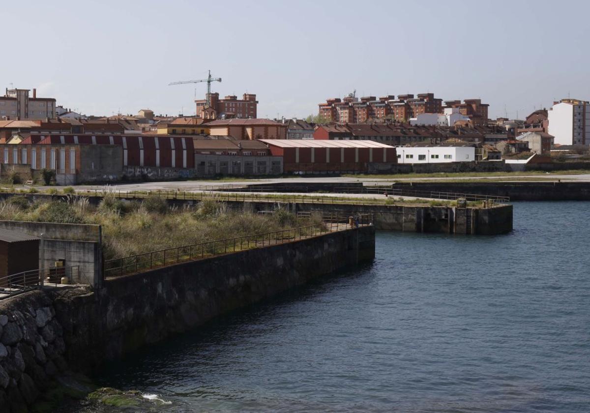 «El catastro confirma que lo que ha hecho el Puerto en Naval Gijón todo el tiempo es enredar»