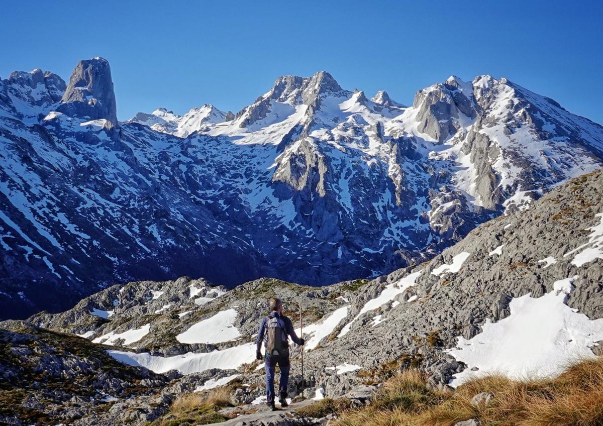 Imagen secundaria 1 - A Peña Maín desde Sotres: una travesía por el macizo central de los Picos de Europa