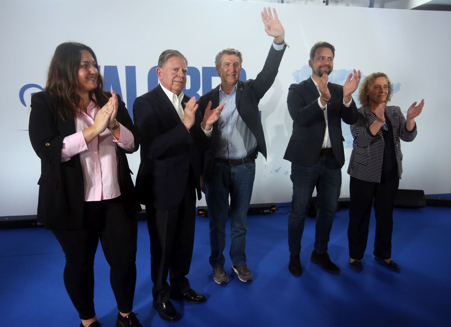 El encuentro de Feijóo con afiliados en Oviedo, en imágenes
