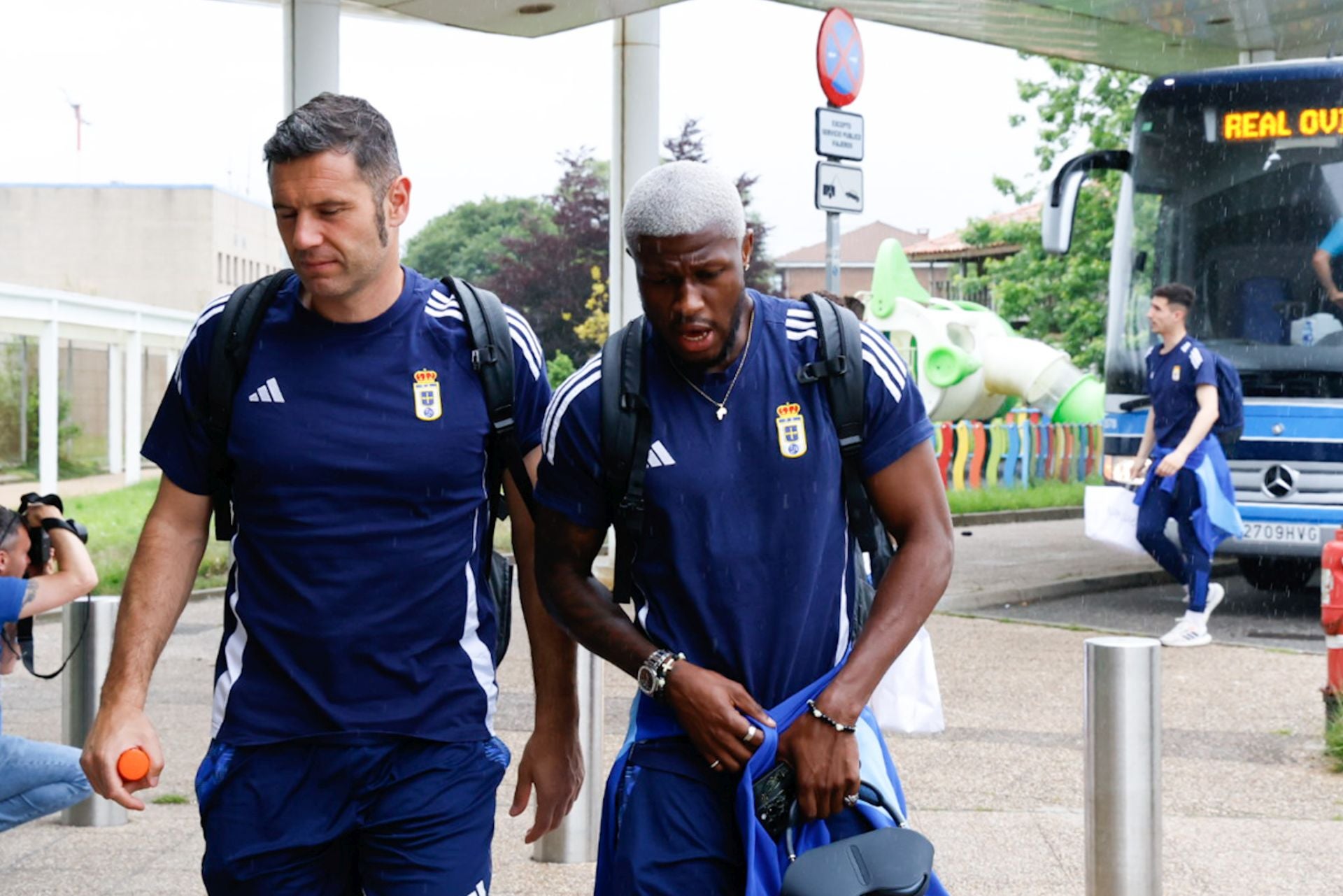 El Real Oviedo comienza su aventura hacia el ascenso: primera parada, Almería