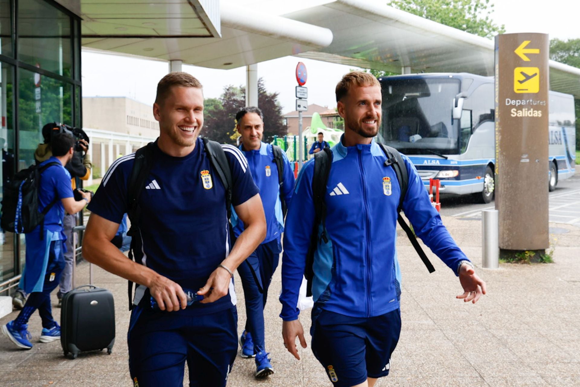 El Real Oviedo comienza su aventura hacia el ascenso: primera parada, Almería