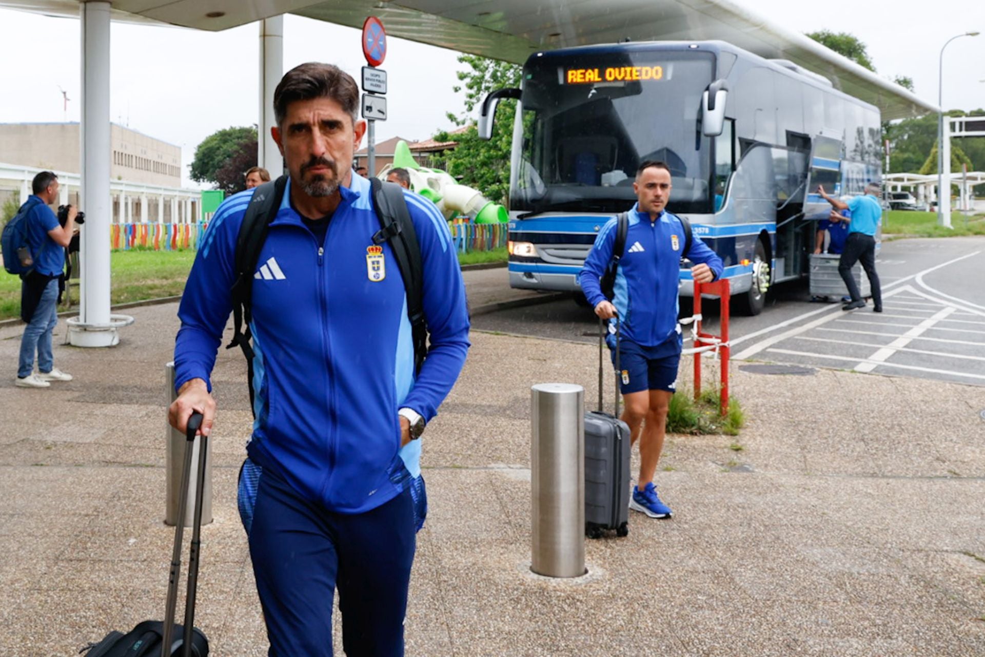 El Real Oviedo comienza su aventura hacia el ascenso: primera parada, Almería