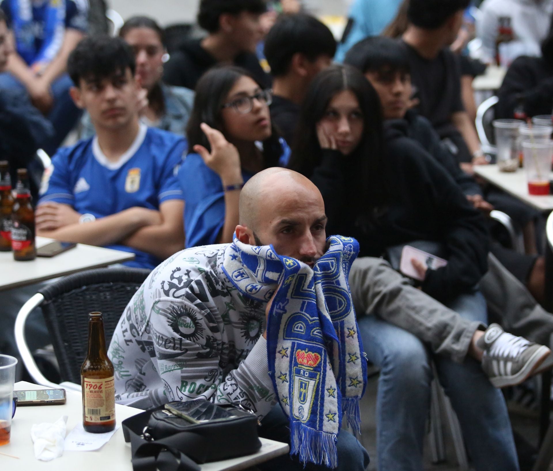 Así se vivió el Almería - Real Oviedo en los bares ovetenses