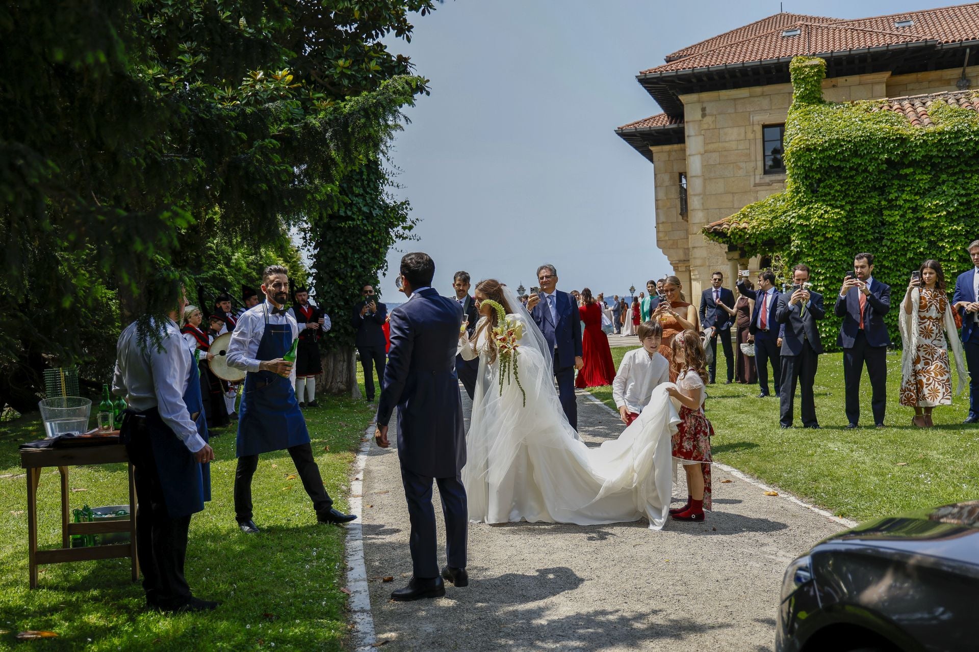 Una boda celebrada en Gijón y dos enamorados de la ciudad