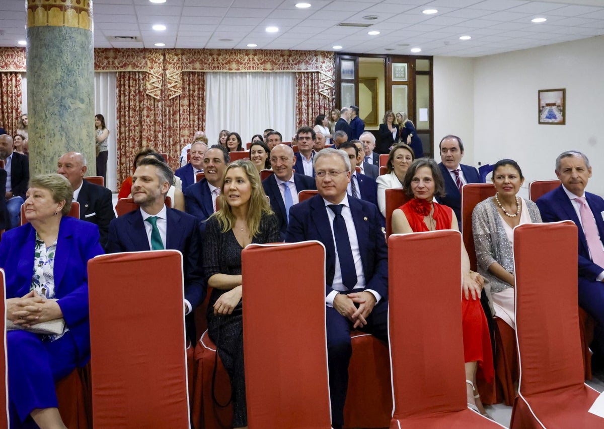 Imagen secundaria 1 - Ingenieros técnicos industriales de Asturias celebran su día