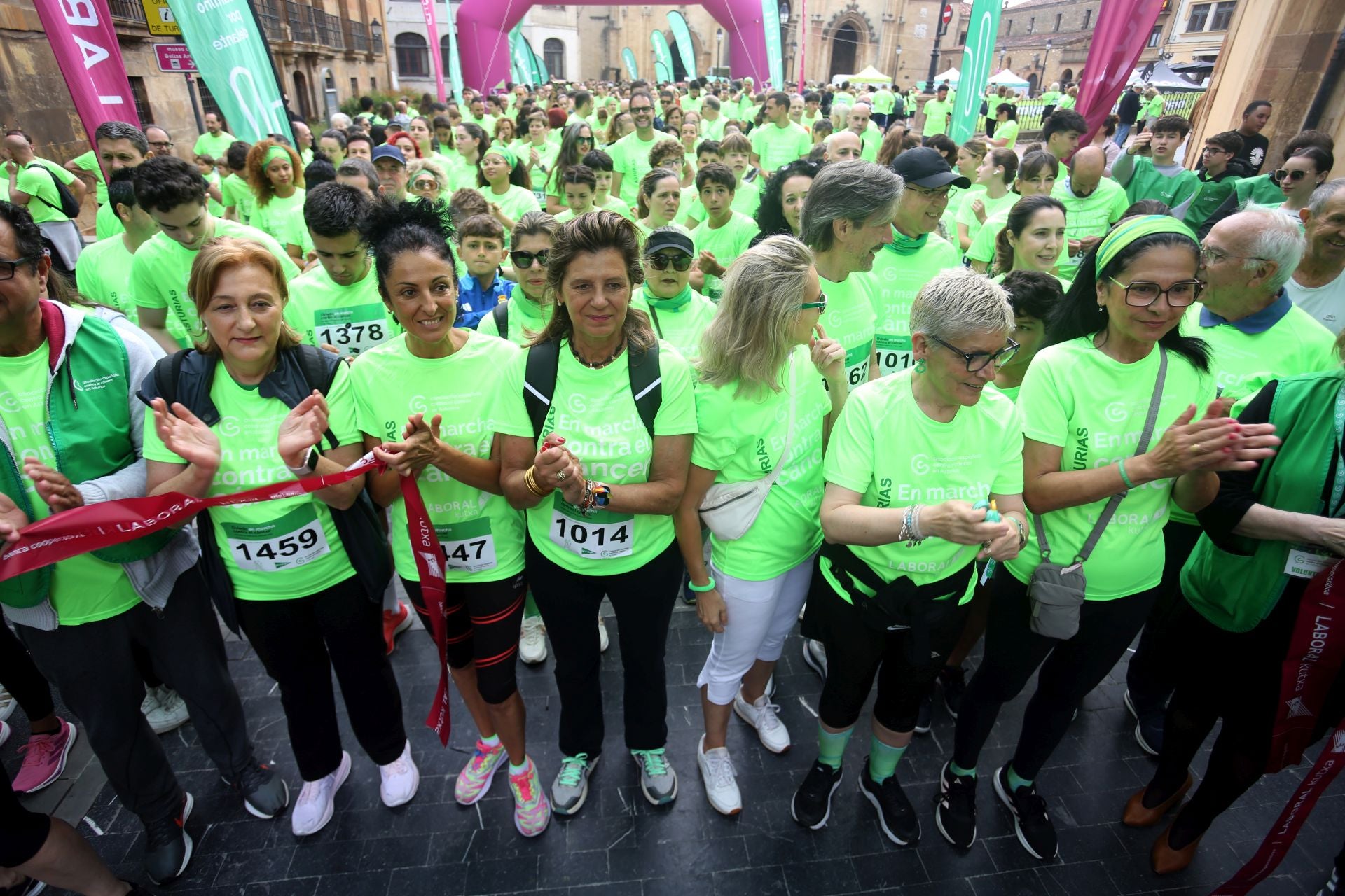 Oviedo, en marcha contra el cáncer: las imágenes de la carrera solidaria