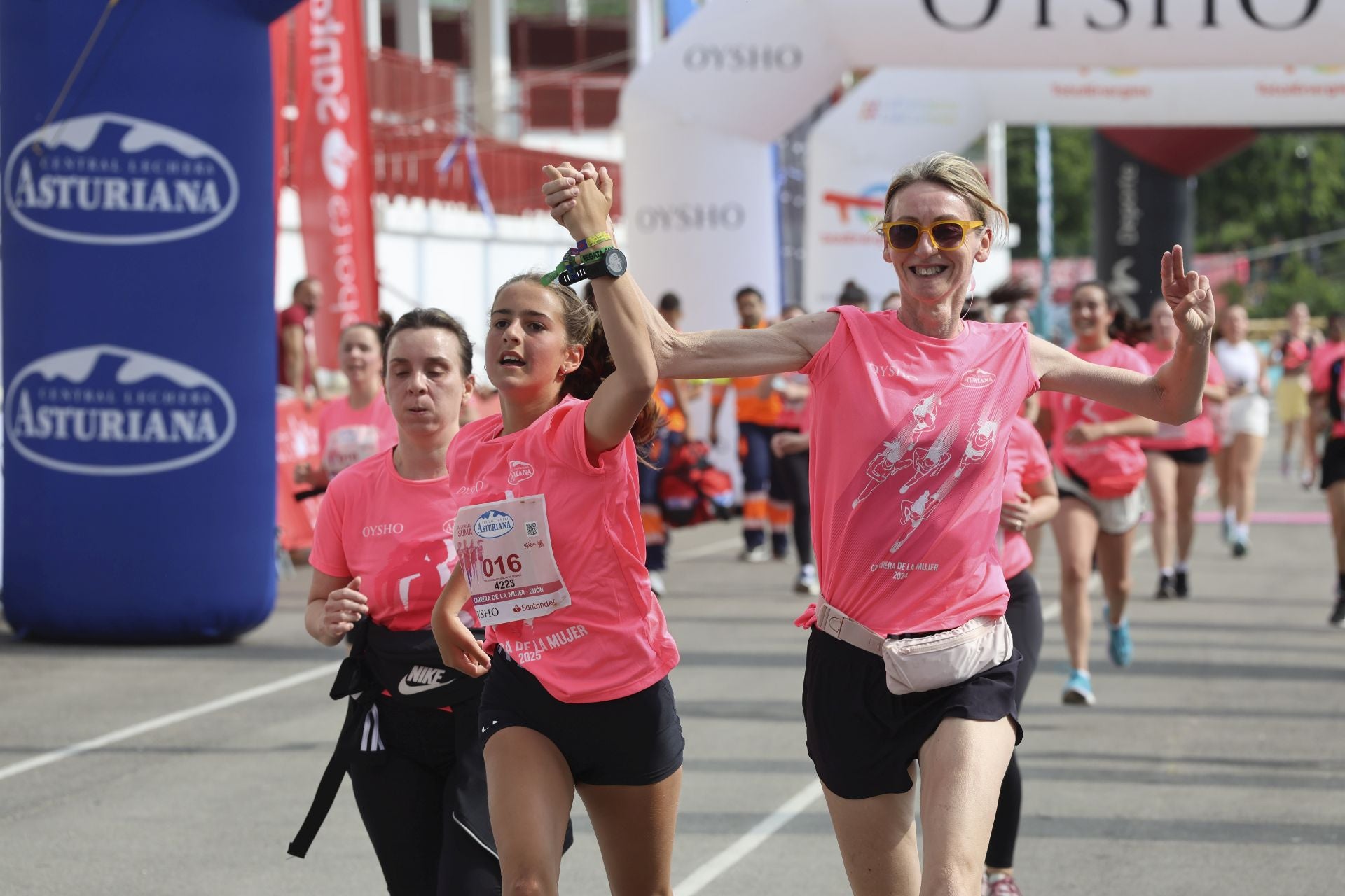 Carrera de la Mujer | Imparable marea rosa en Gijón