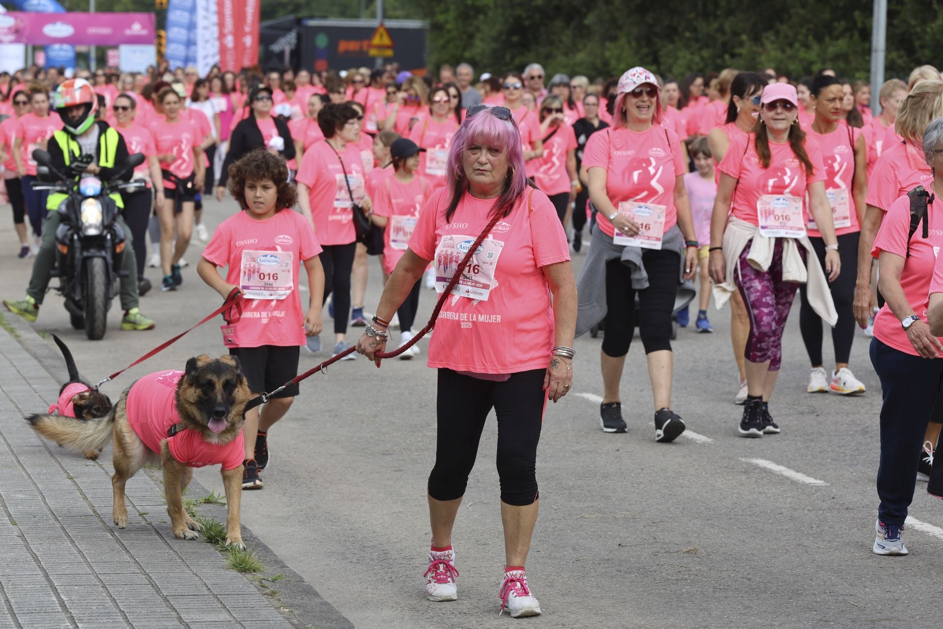Carrera de la Mujer | Imparable marea rosa en Gijón