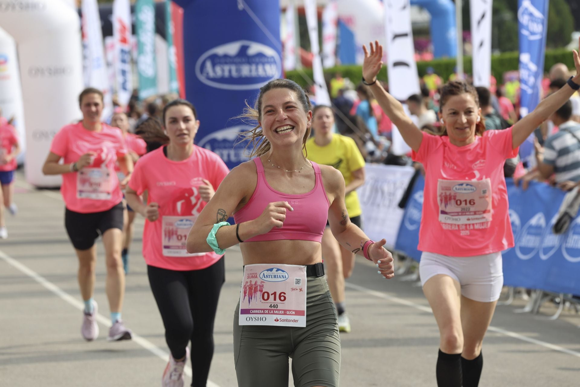 Carrera de la Mujer | Imparable marea rosa en Gijón