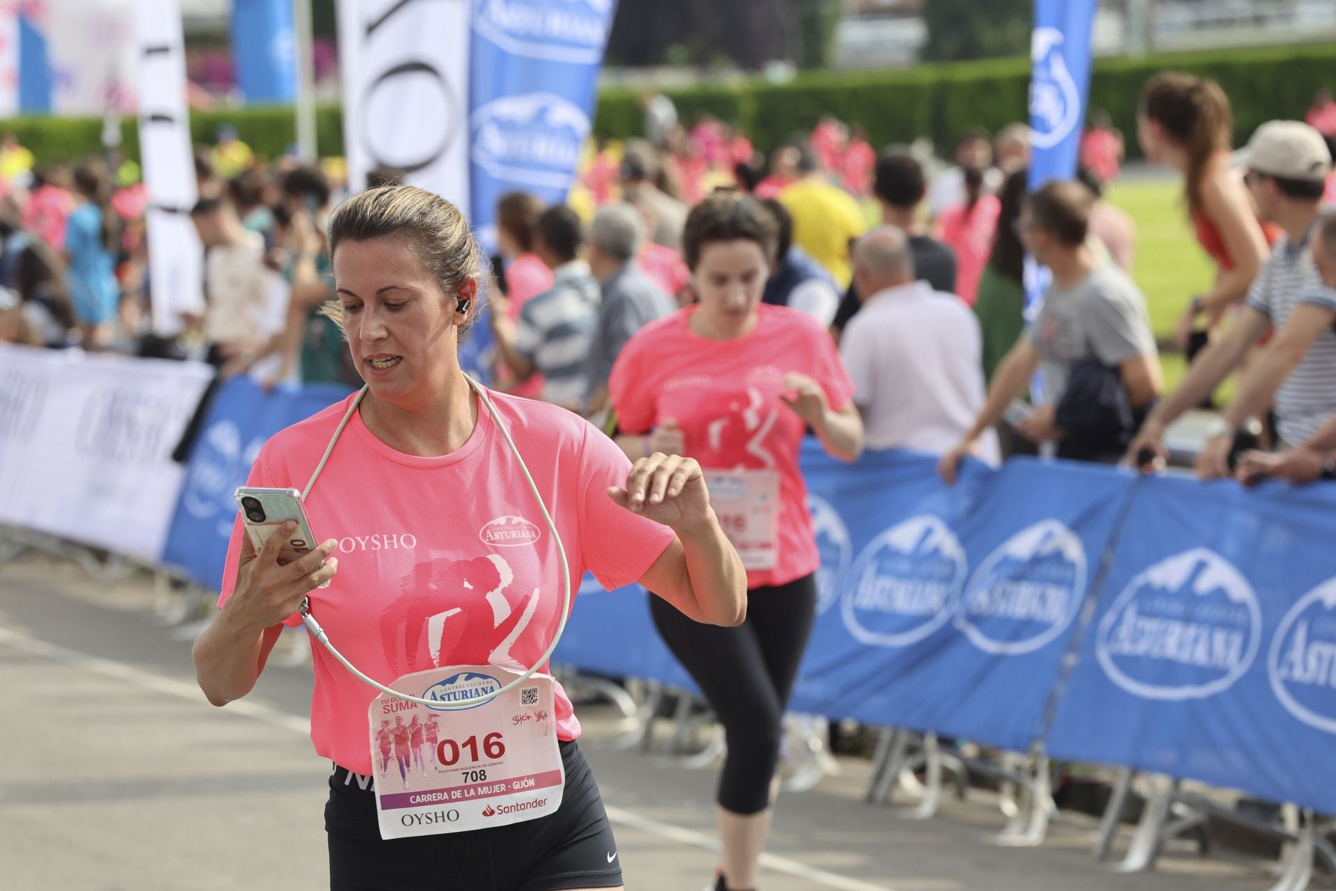 Carrera de la Mujer | Imparable marea rosa en Gijón