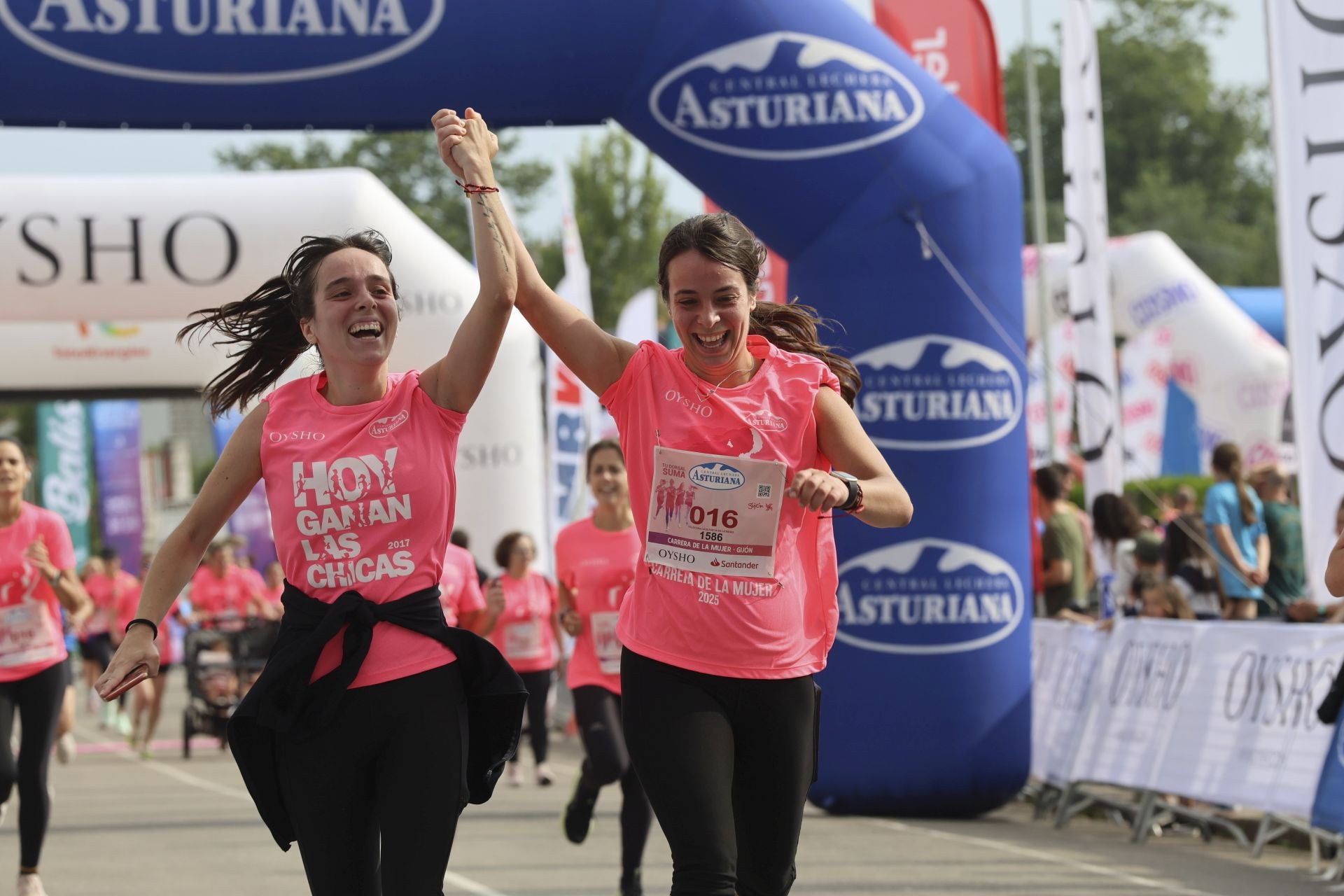 Carrera de la Mujer | Imparable marea rosa en Gijón