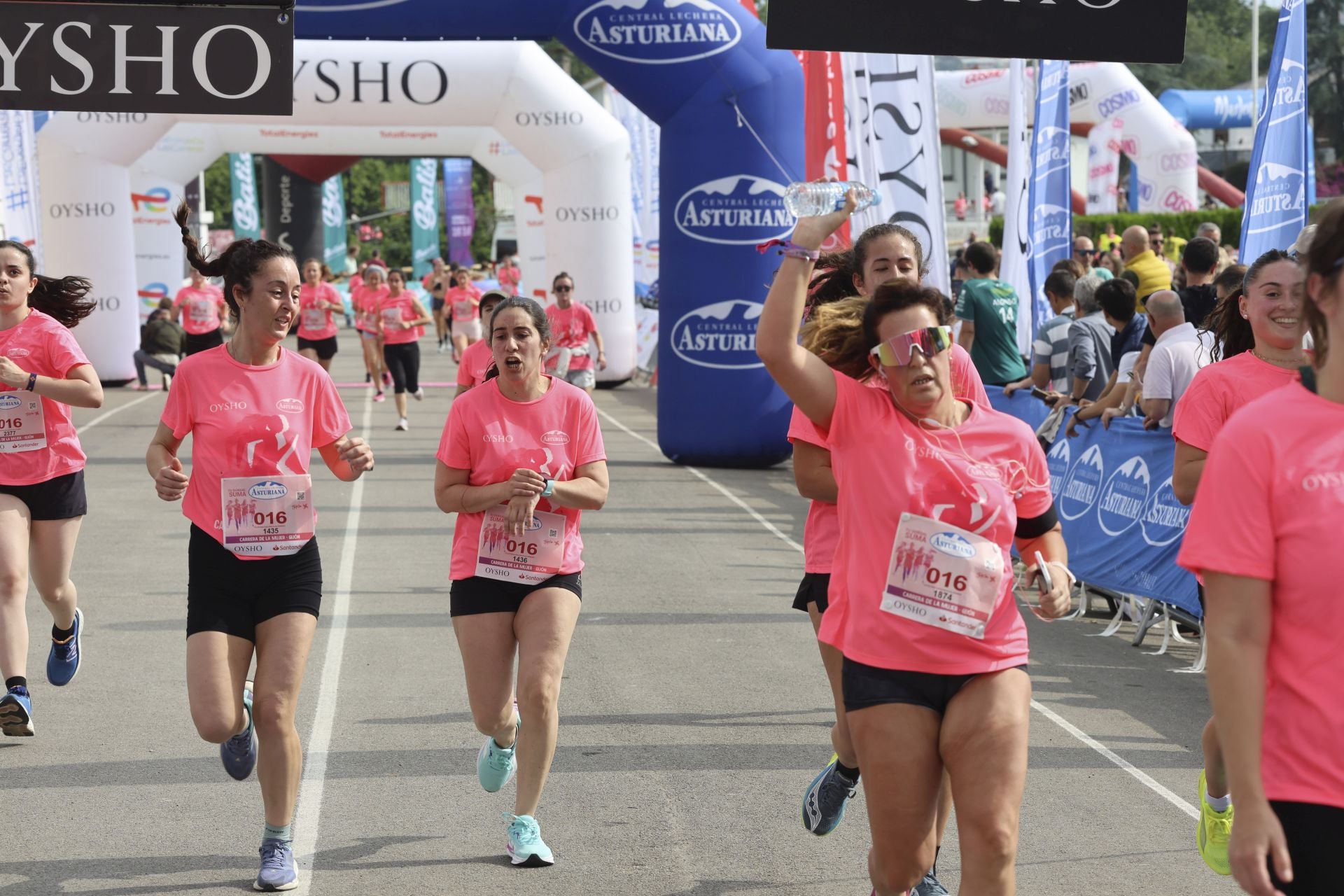 Carrera de la Mujer | Imparable marea rosa en Gijón