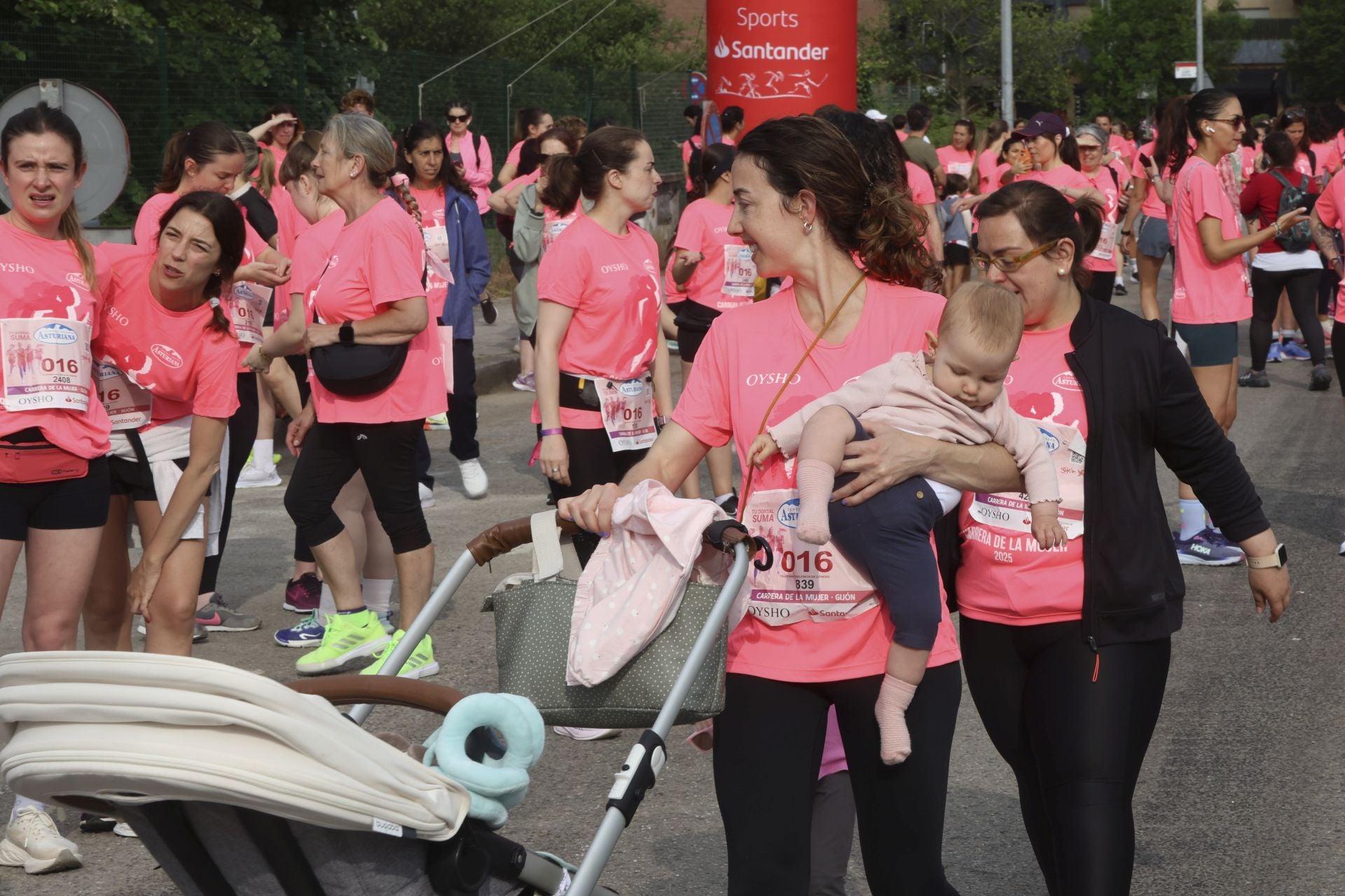 Carrera de la Mujer | Imparable marea rosa en Gijón