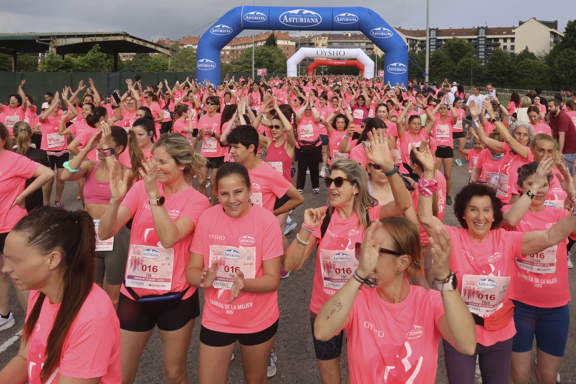 Carrera de la Mujer | Imparable marea rosa en Gijón