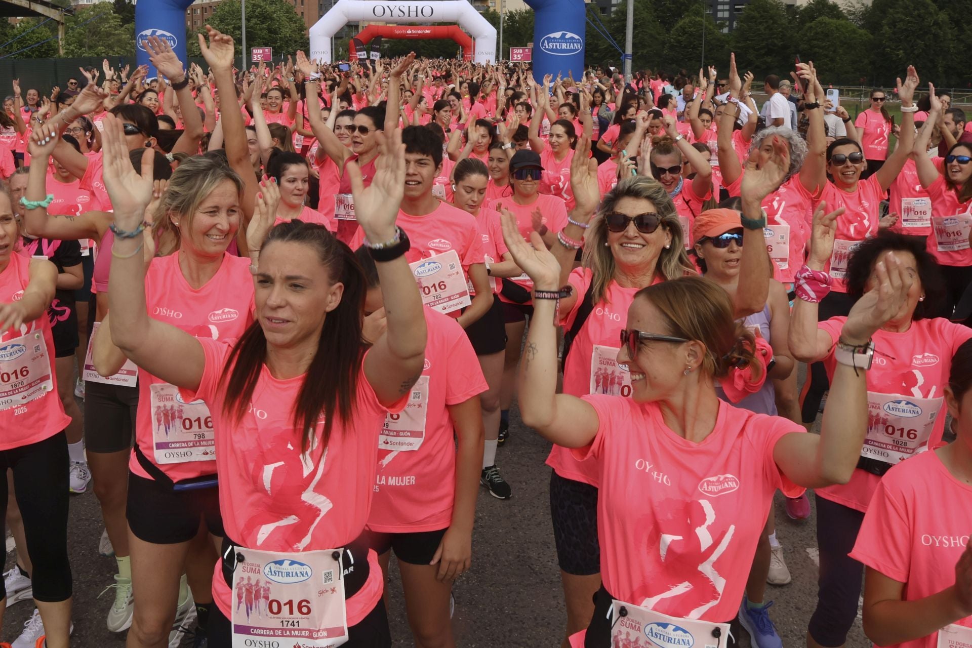 Carrera de la Mujer | Imparable marea rosa en Gijón