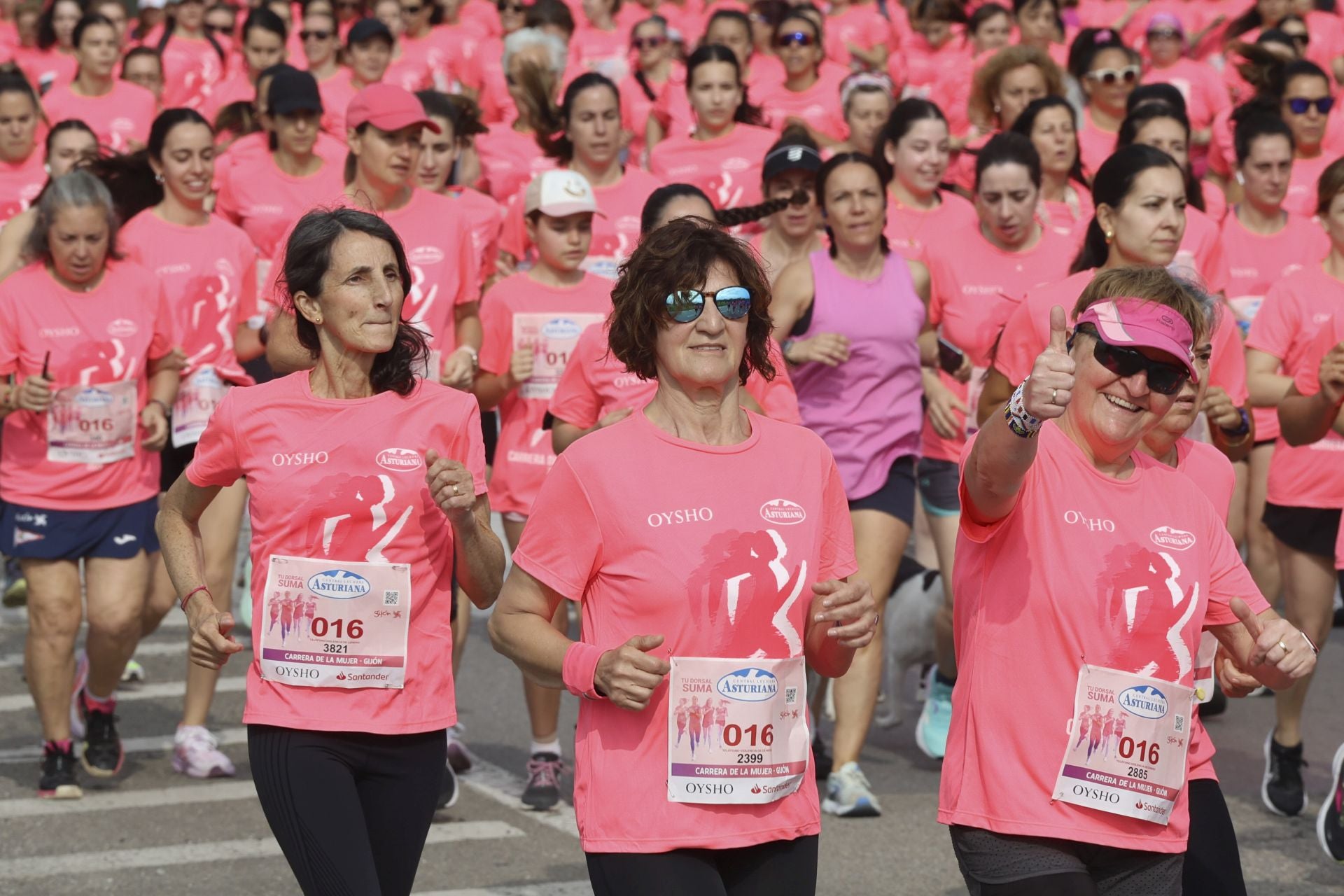 Carrera de la Mujer | Imparable marea rosa en Gijón
