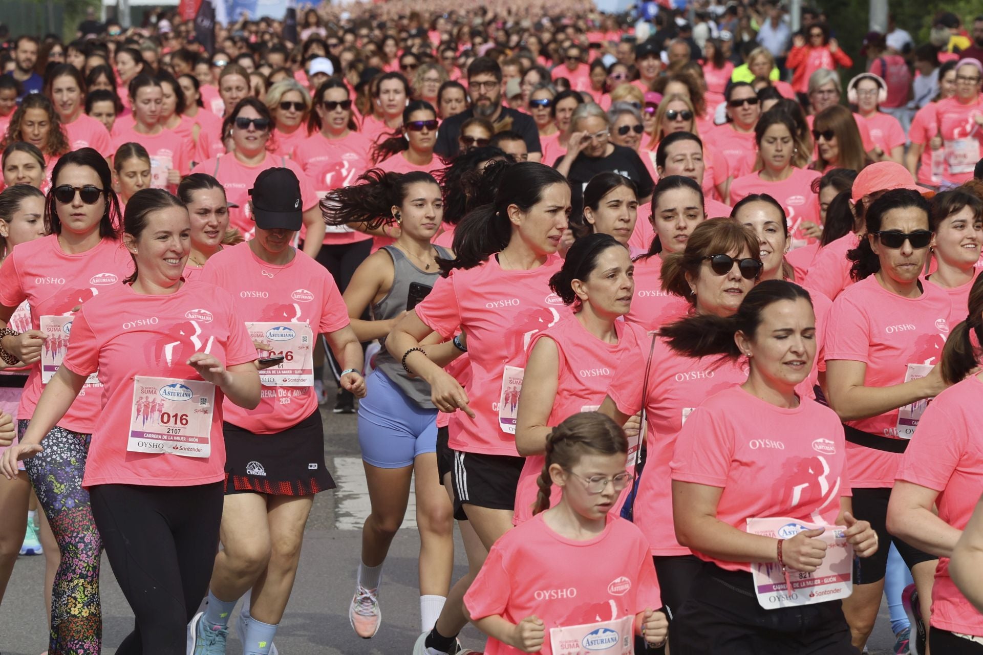 Carrera de la Mujer | Imparable marea rosa en Gijón