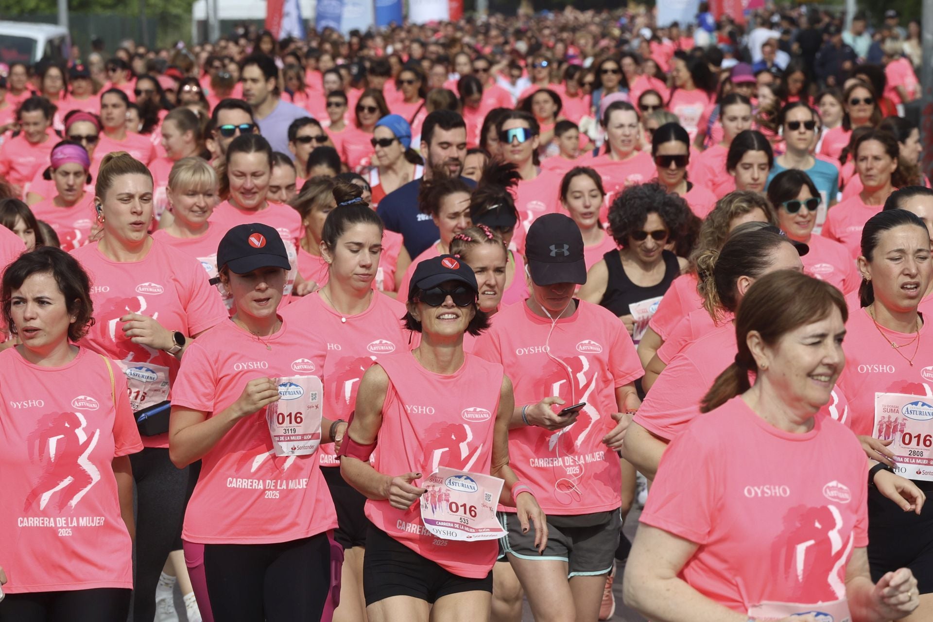 Carrera de la Mujer | Imparable marea rosa en Gijón