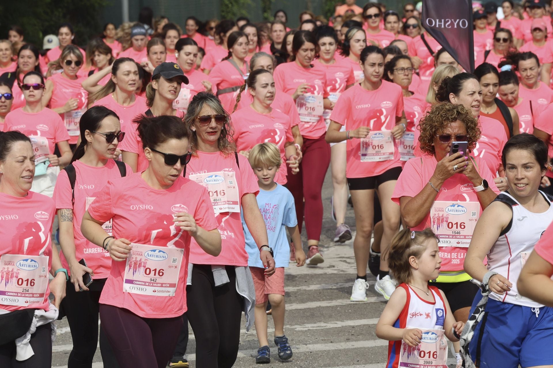 Carrera de la Mujer | Imparable marea rosa en Gijón