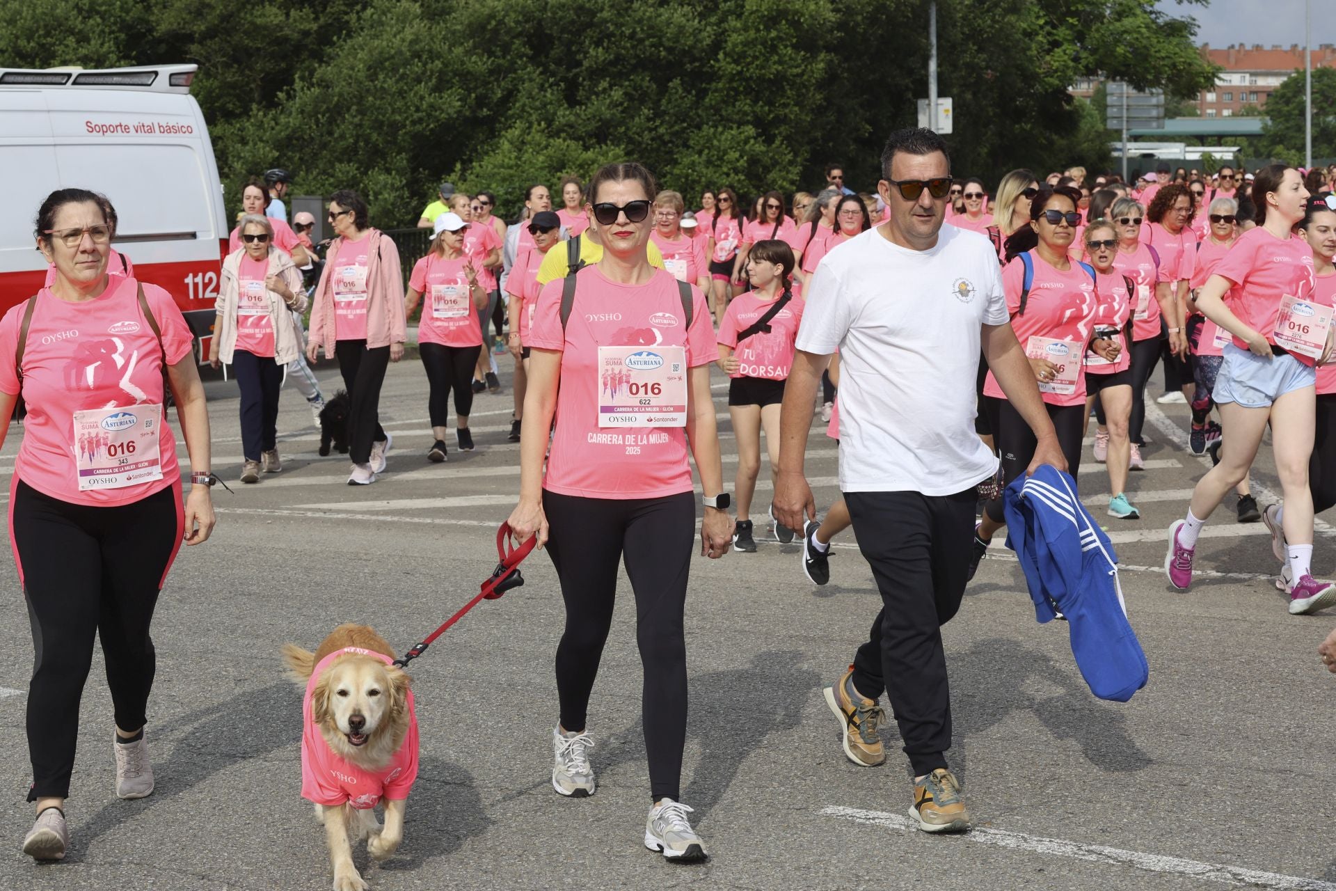 Carrera de la Mujer | Imparable marea rosa en Gijón