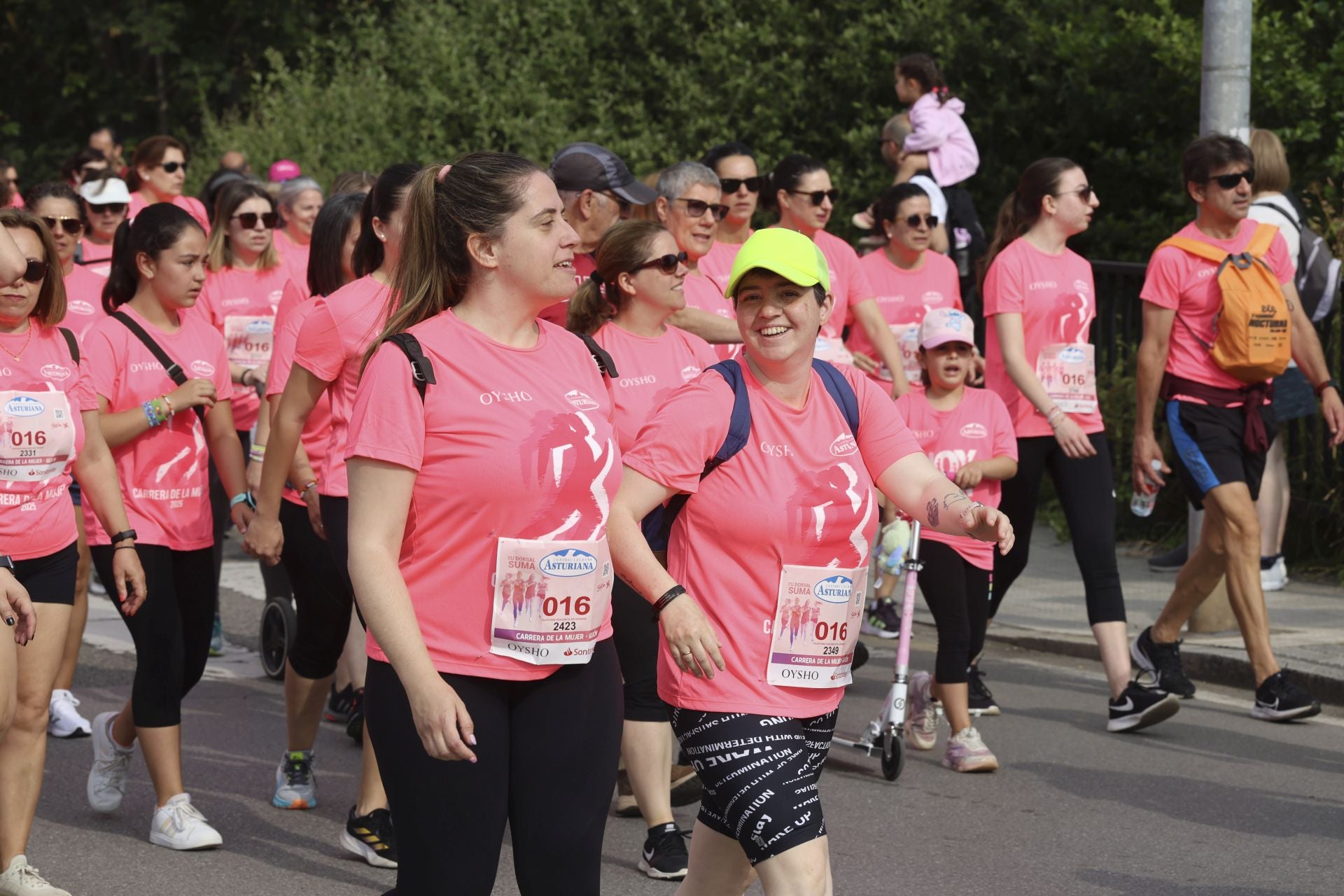 Carrera de la Mujer | Imparable marea rosa en Gijón